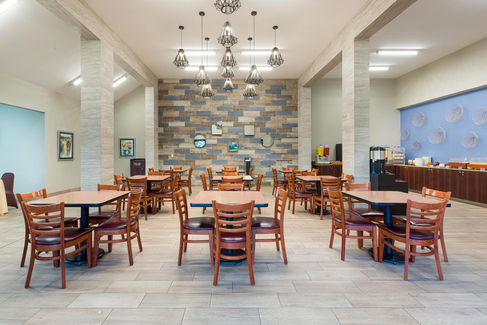 Restaurant Irazu Hotel & Studios