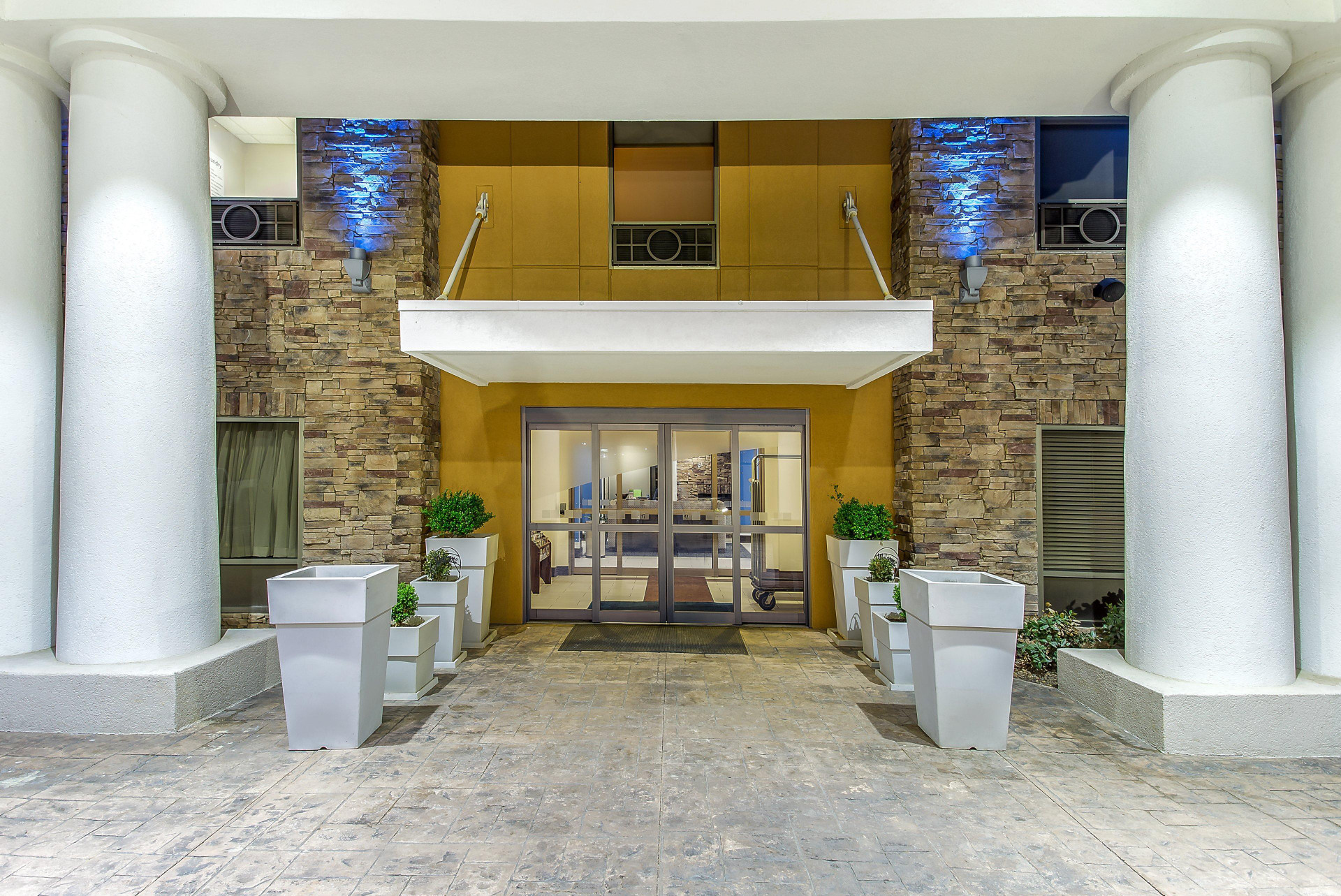 Vista Lobby Holiday Inn Express Hotel & Suites Morristown