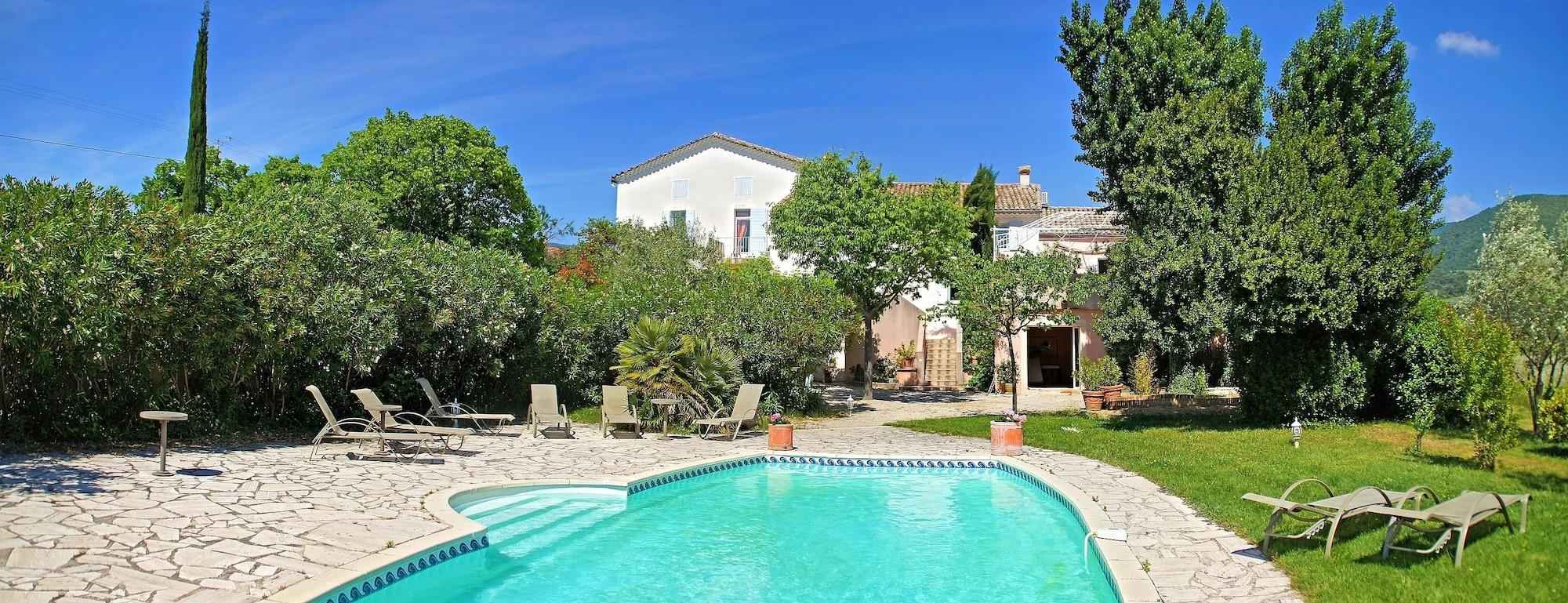 Varios Hôtel la Bastide des Monges