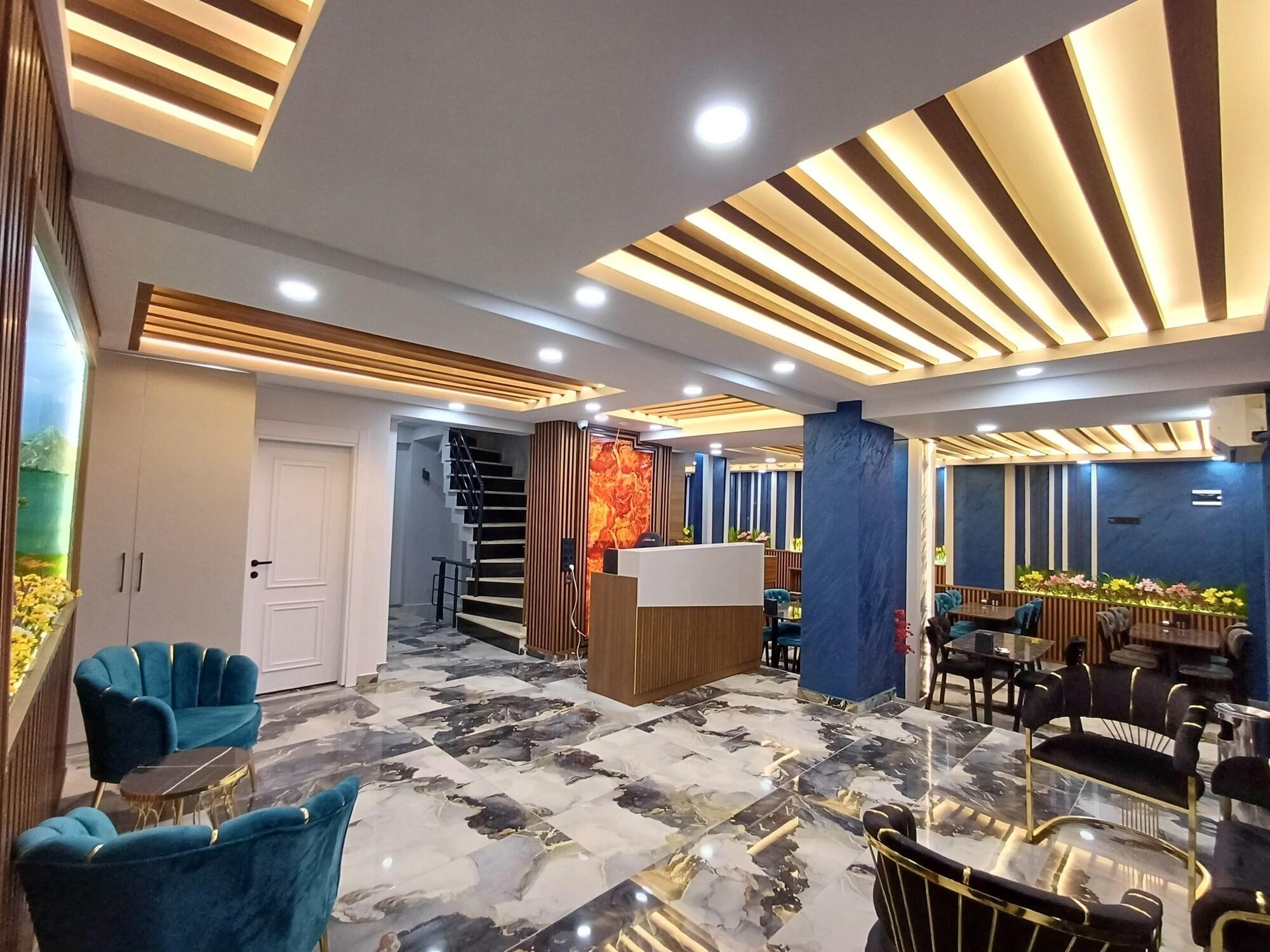 Varios White Palace Haliç