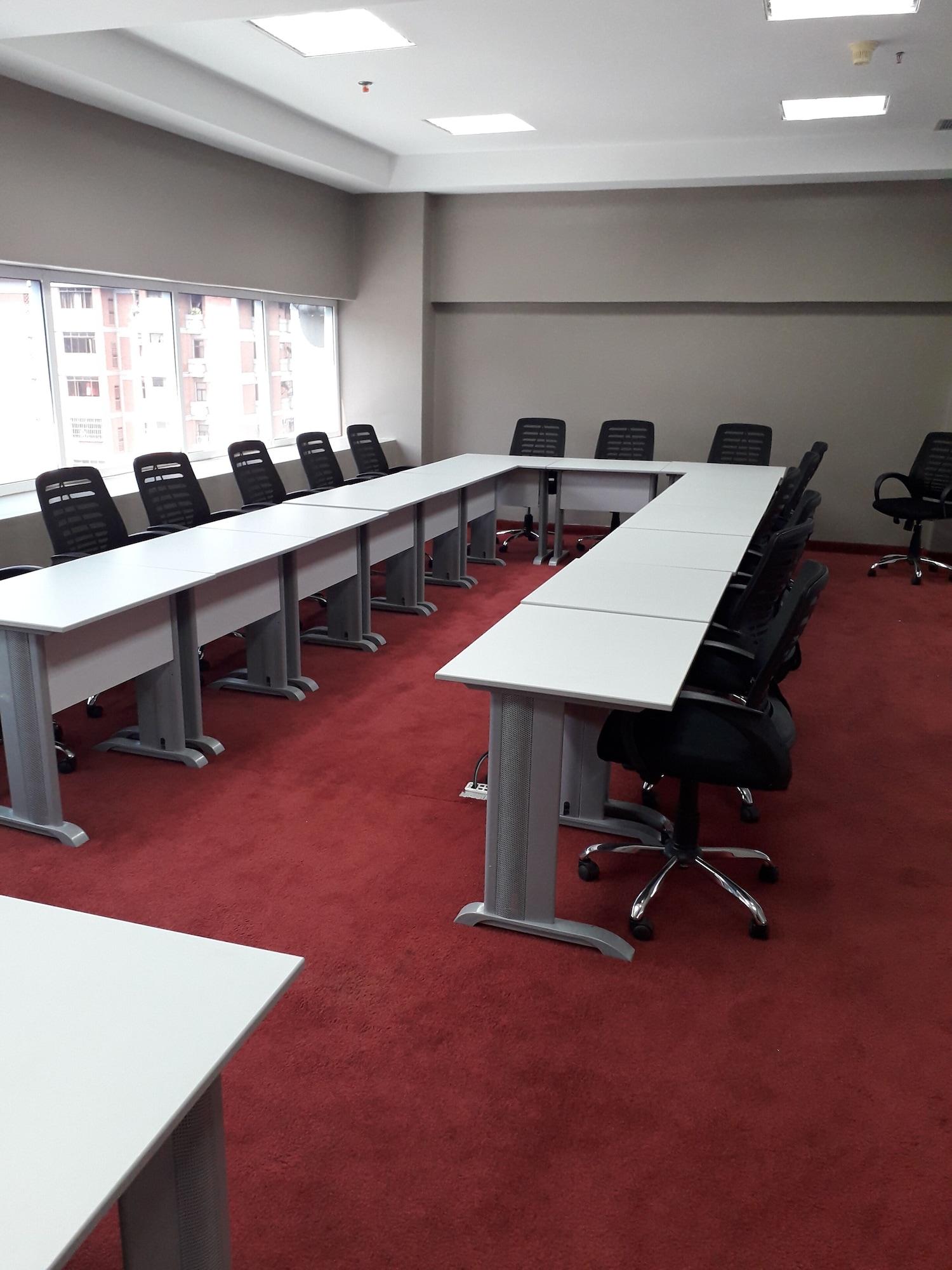 Sala de Reuniones Hesperia Maracay