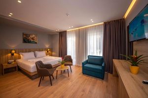 Alojamiento - Azure Inn Hotel