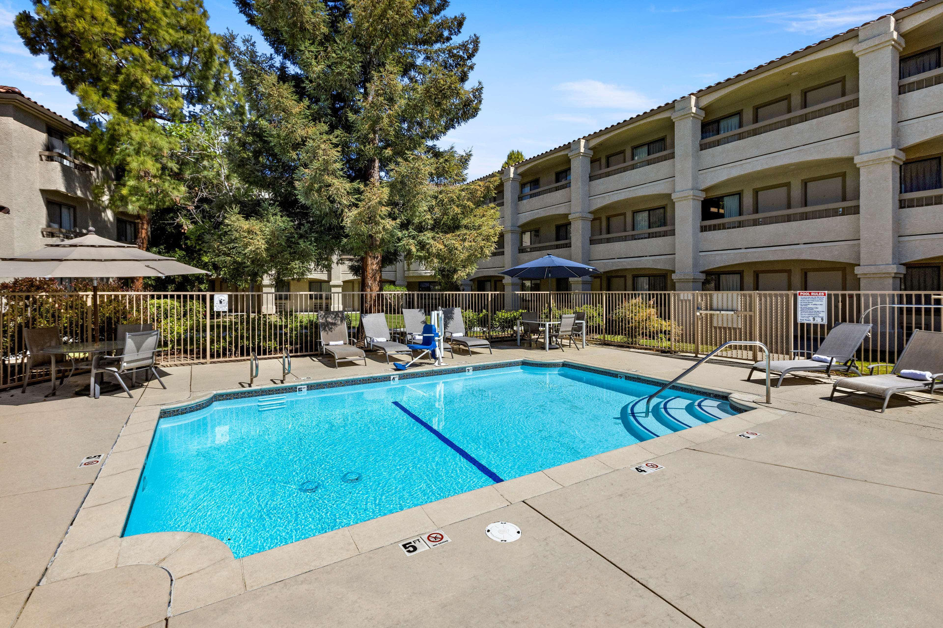 Vista Piscina Good Nite Inn Fremont