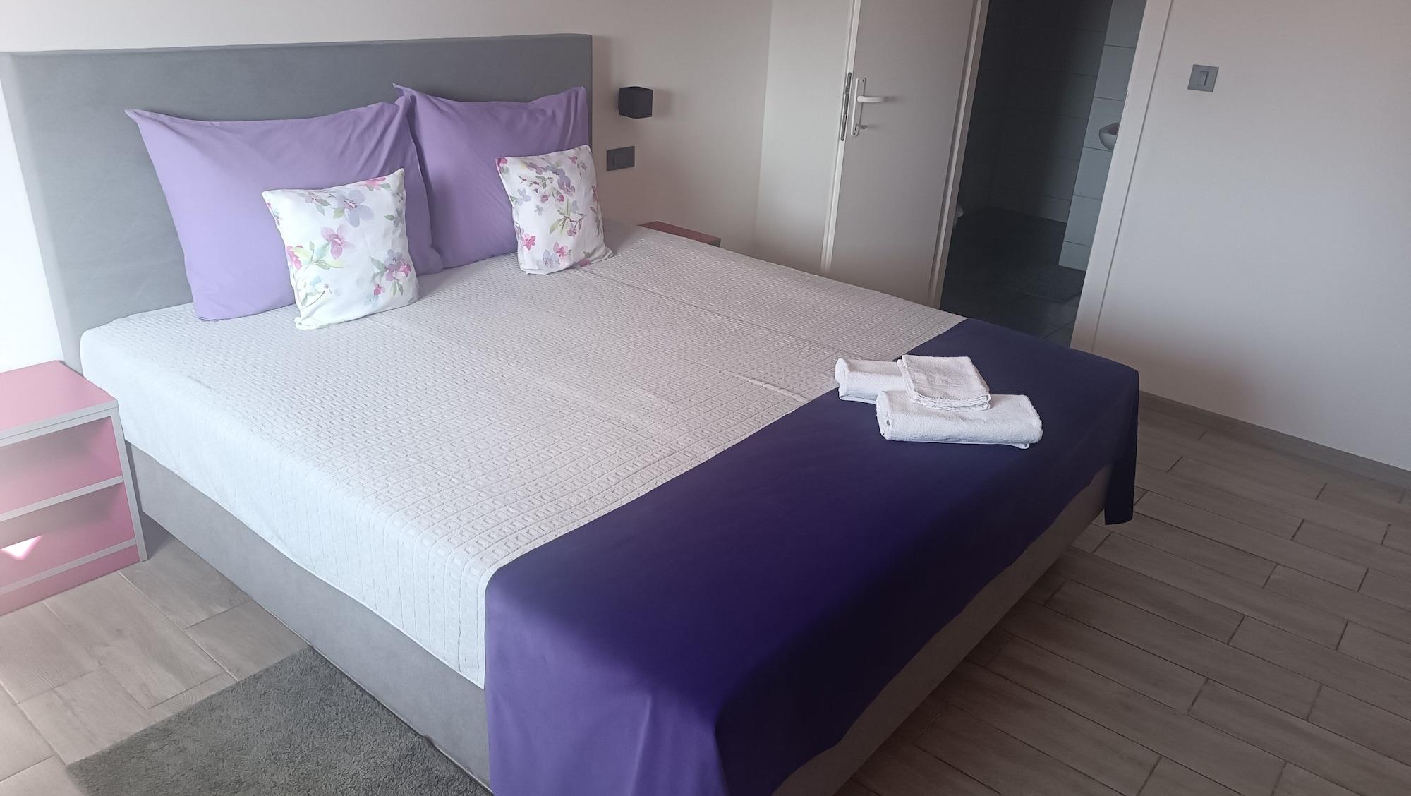 Varios Rooms Jelak
