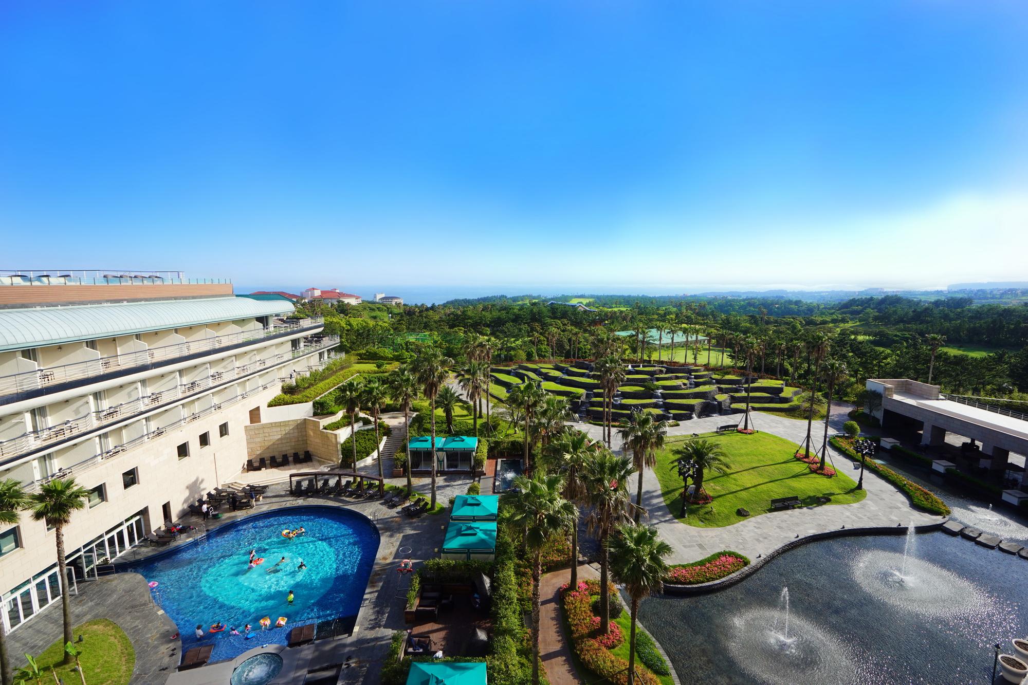 Vista Exterior Grand Josun Jeju