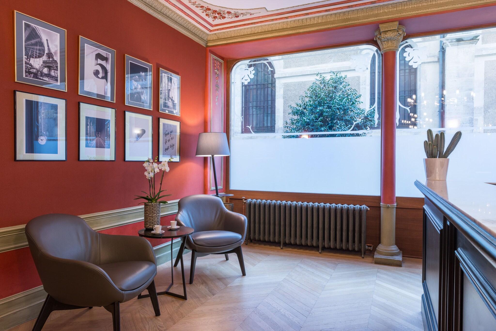 Vista Lobby Paris France