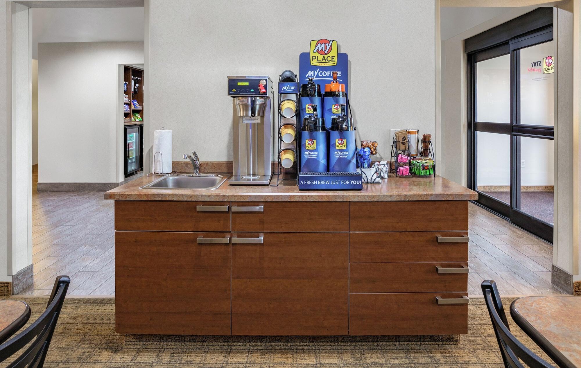 Bar/Salón My Place Hotel - Jamestown, ND