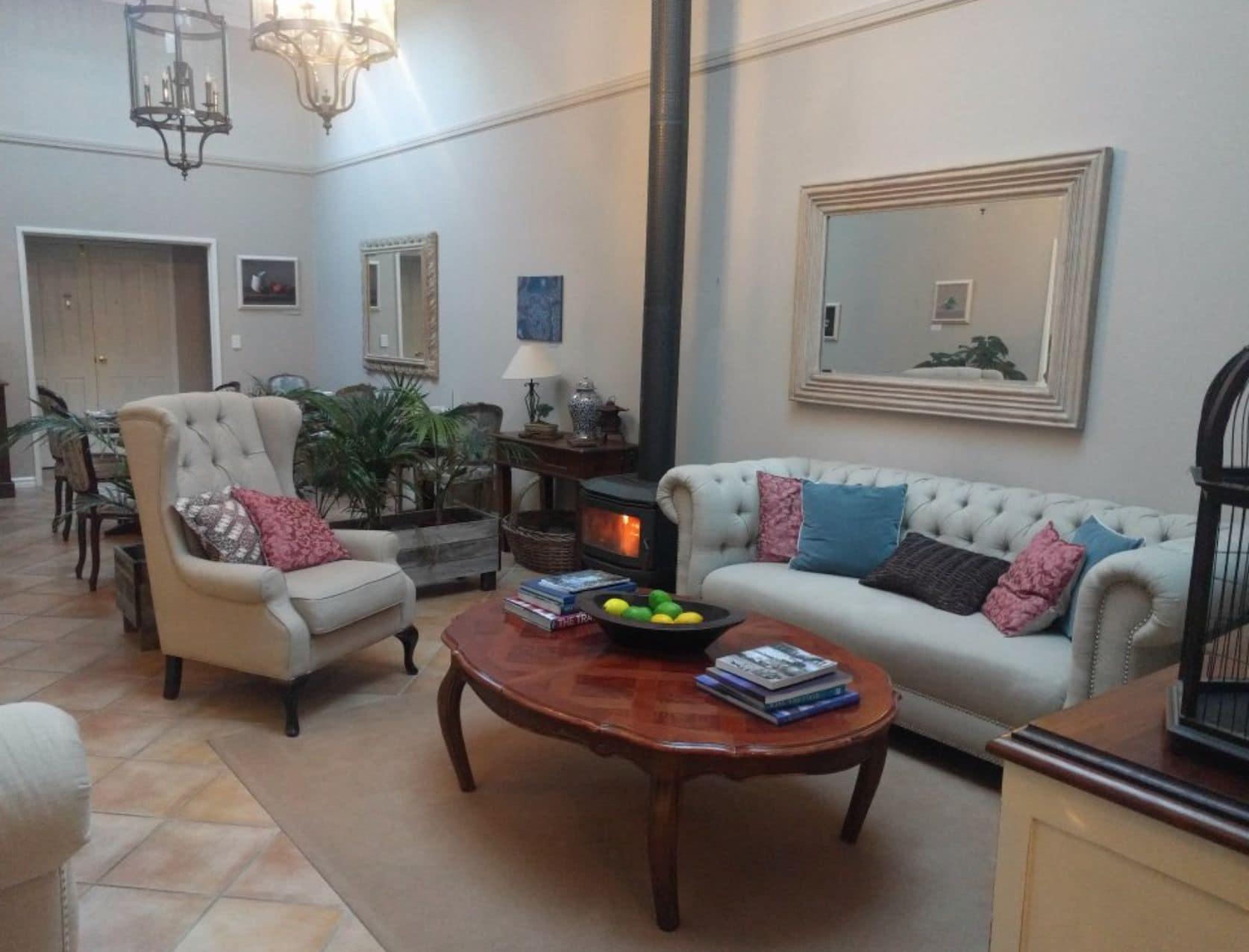 Bar/Salón Lanterns Retreat