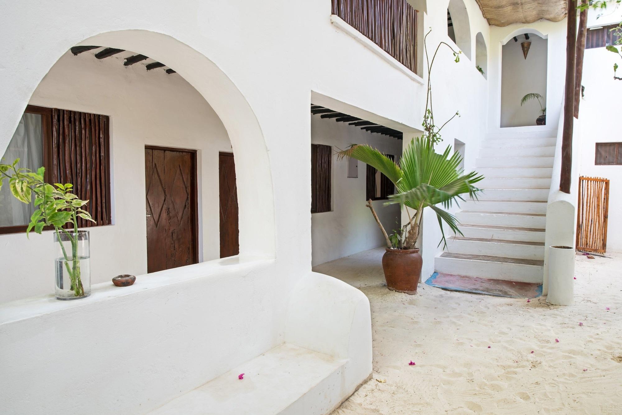 Varios Indigo Beach Zanzibar