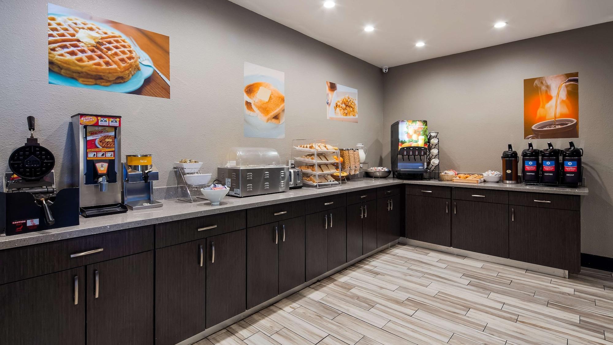 Restaurant SureStay Plus Hotel by Best Western Point Richmond