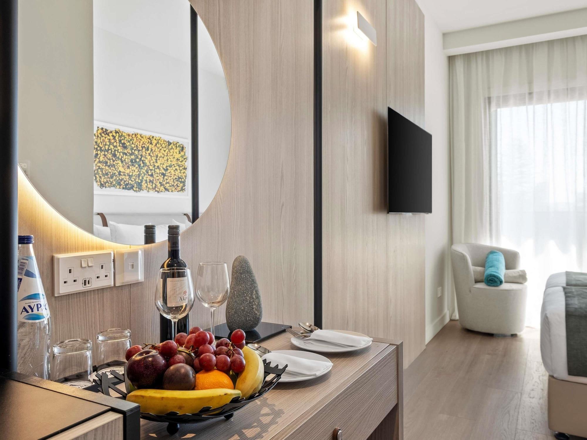 Habitación Mercure Larnaca Finikoudes Beach