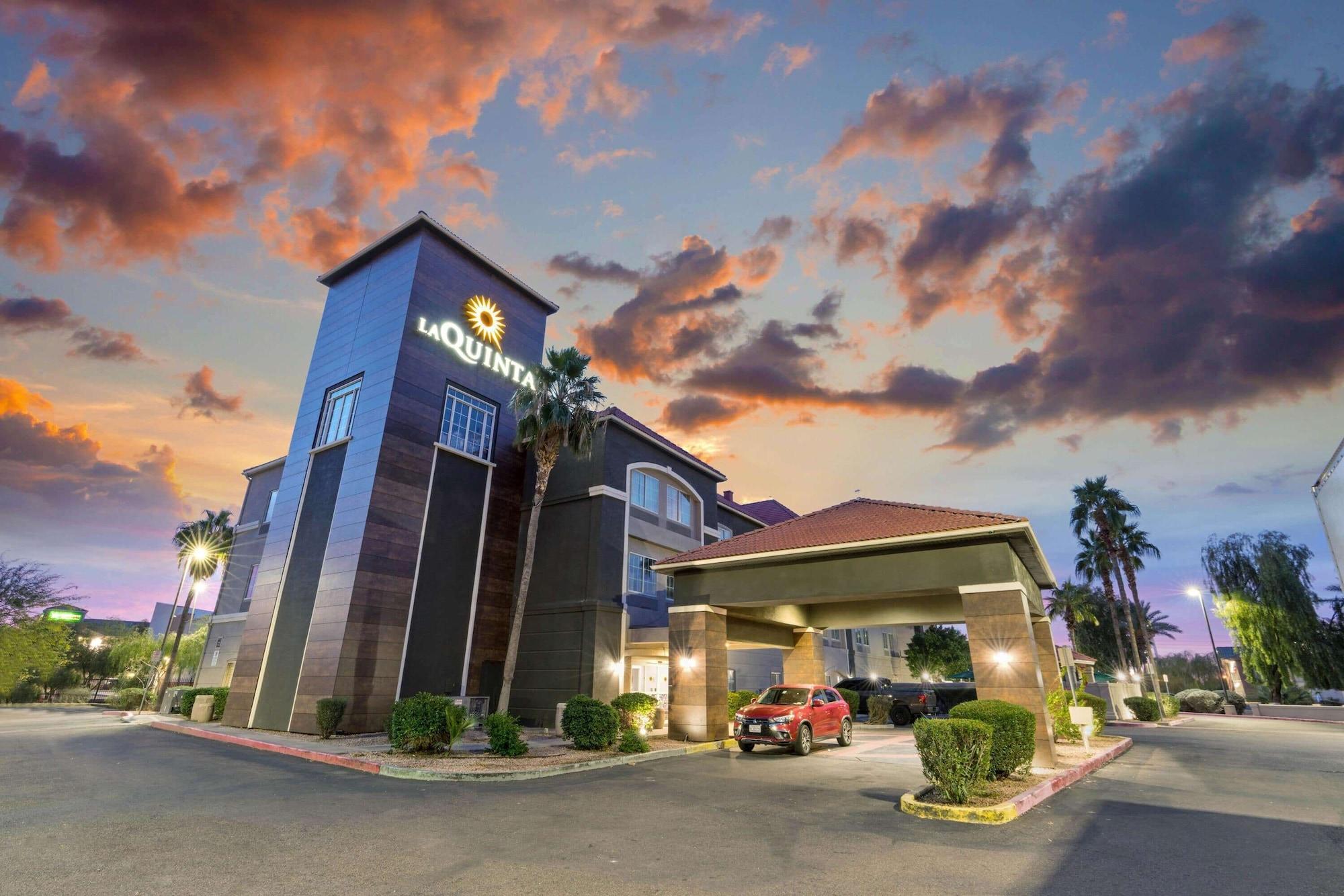 Vista Exterior La Quinta Inn & Suites by Wyndham Phoenix I-10 West