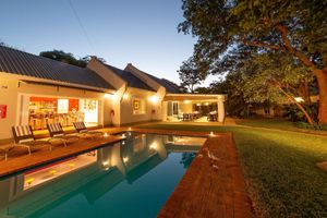 Alojamiento - PheZulu Guest Lodge