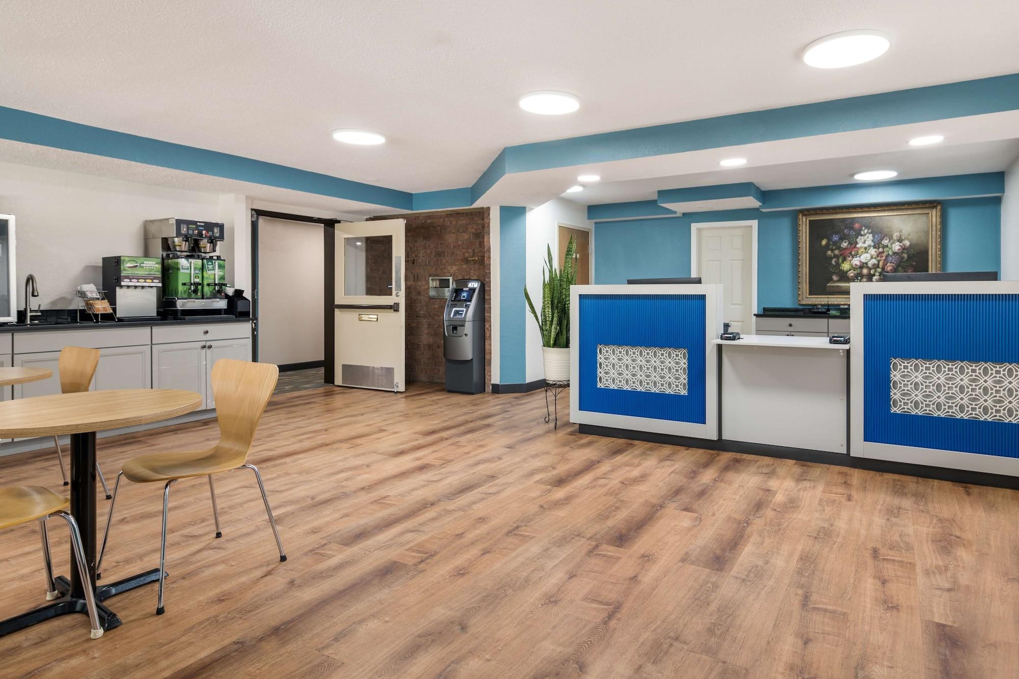 Vista Lobby SureStay Hotel by Best Western Lewiston