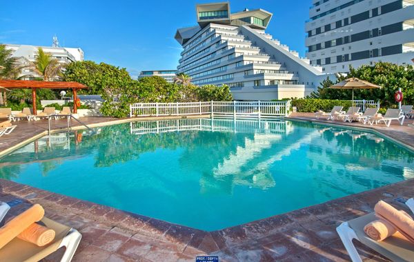 Cancun Jr Suite en resort vista al mar - Hoteles en Zona Hotelera de Cancún