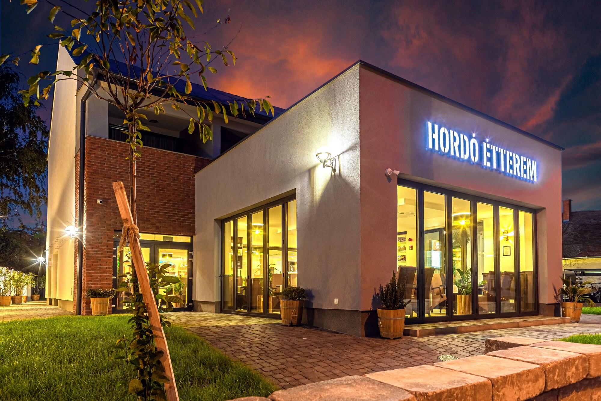 Vista Exterior Park Hotel Bük