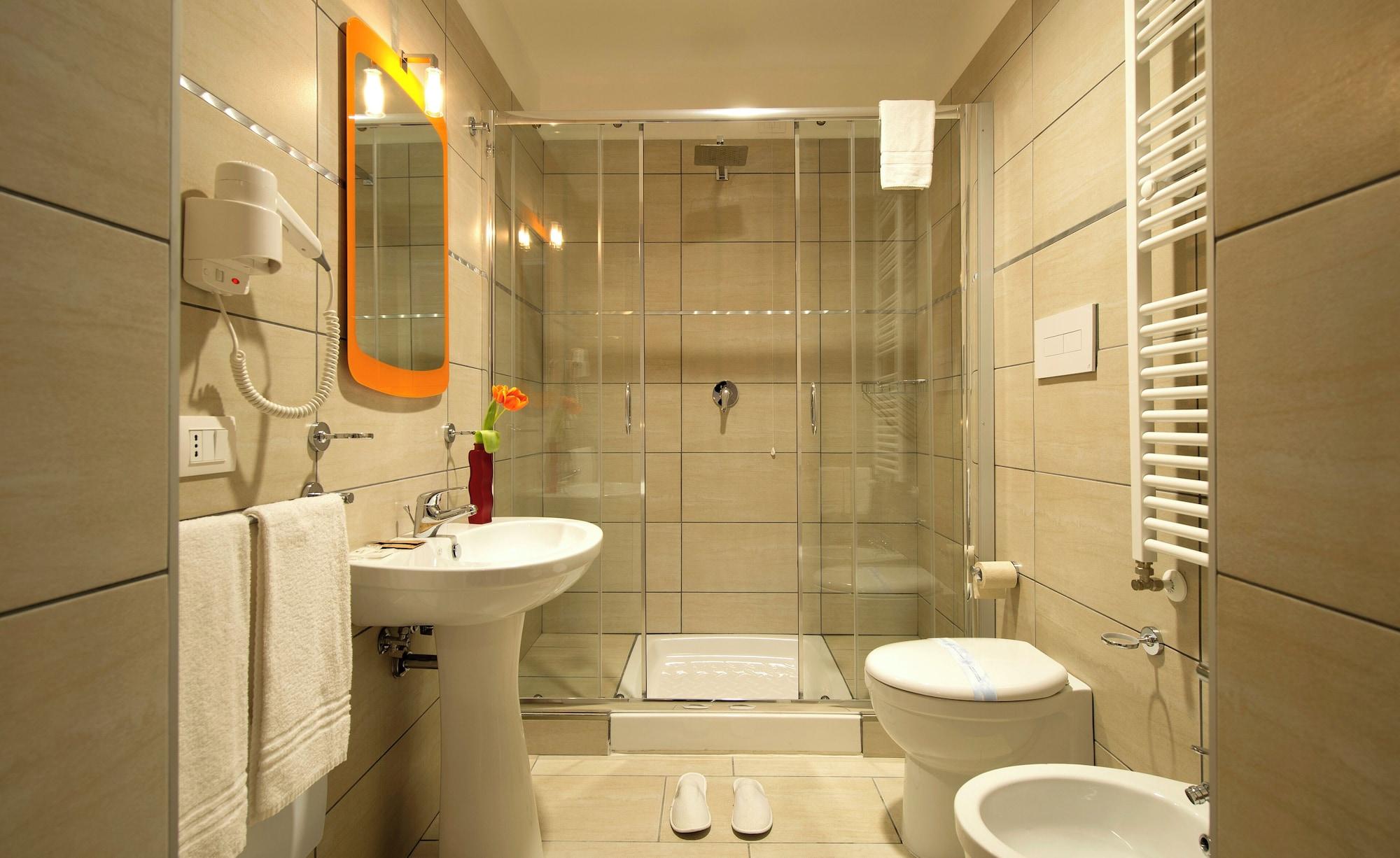 Equipamiento de Habitación Oasi Village Hotel