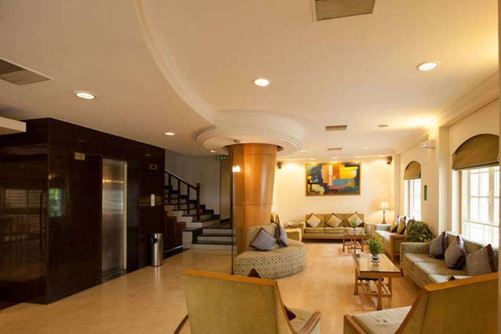 Vista Lobby Tristar Service Apartments