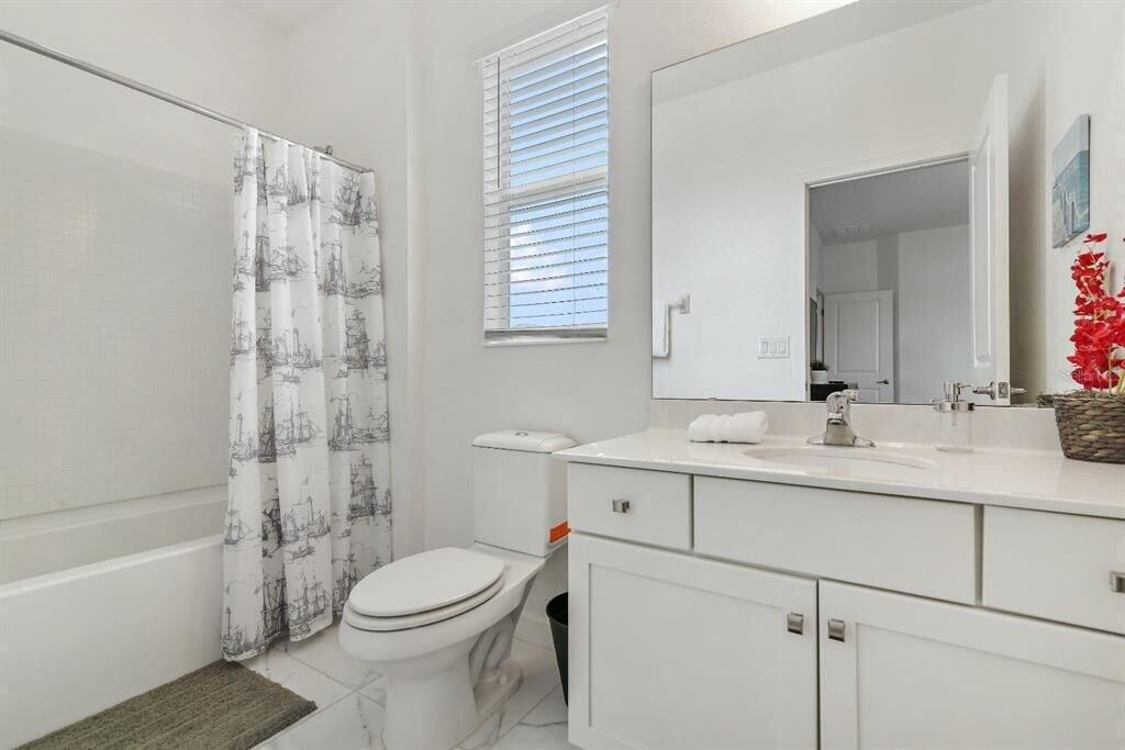 Equipamiento de Habitación Jade Manor