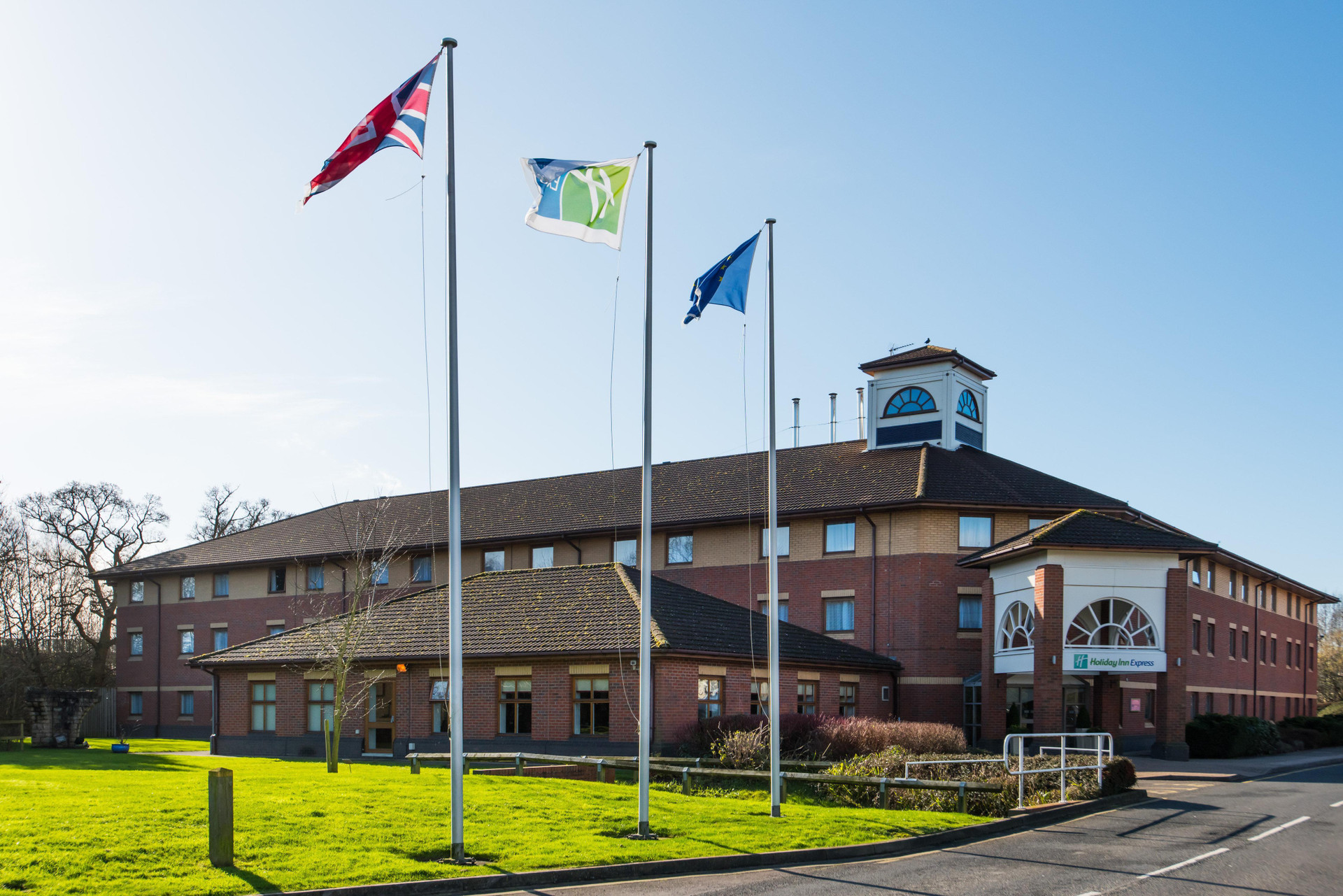 Vista Exterior Holiday Inn Express Warwick - Stratford-upon-Avon by IHG