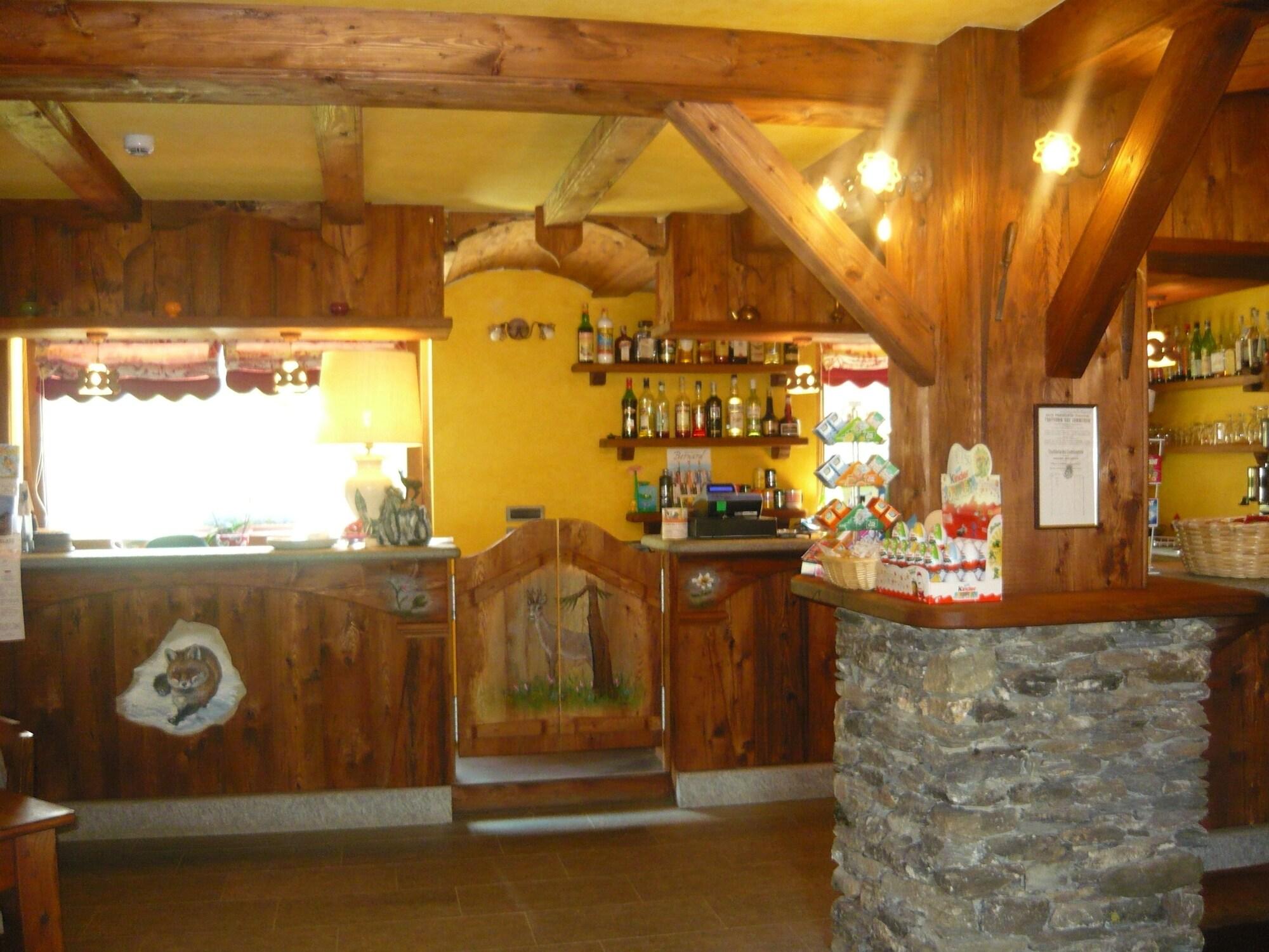 Vista Lobby Hotel Villa Plinia