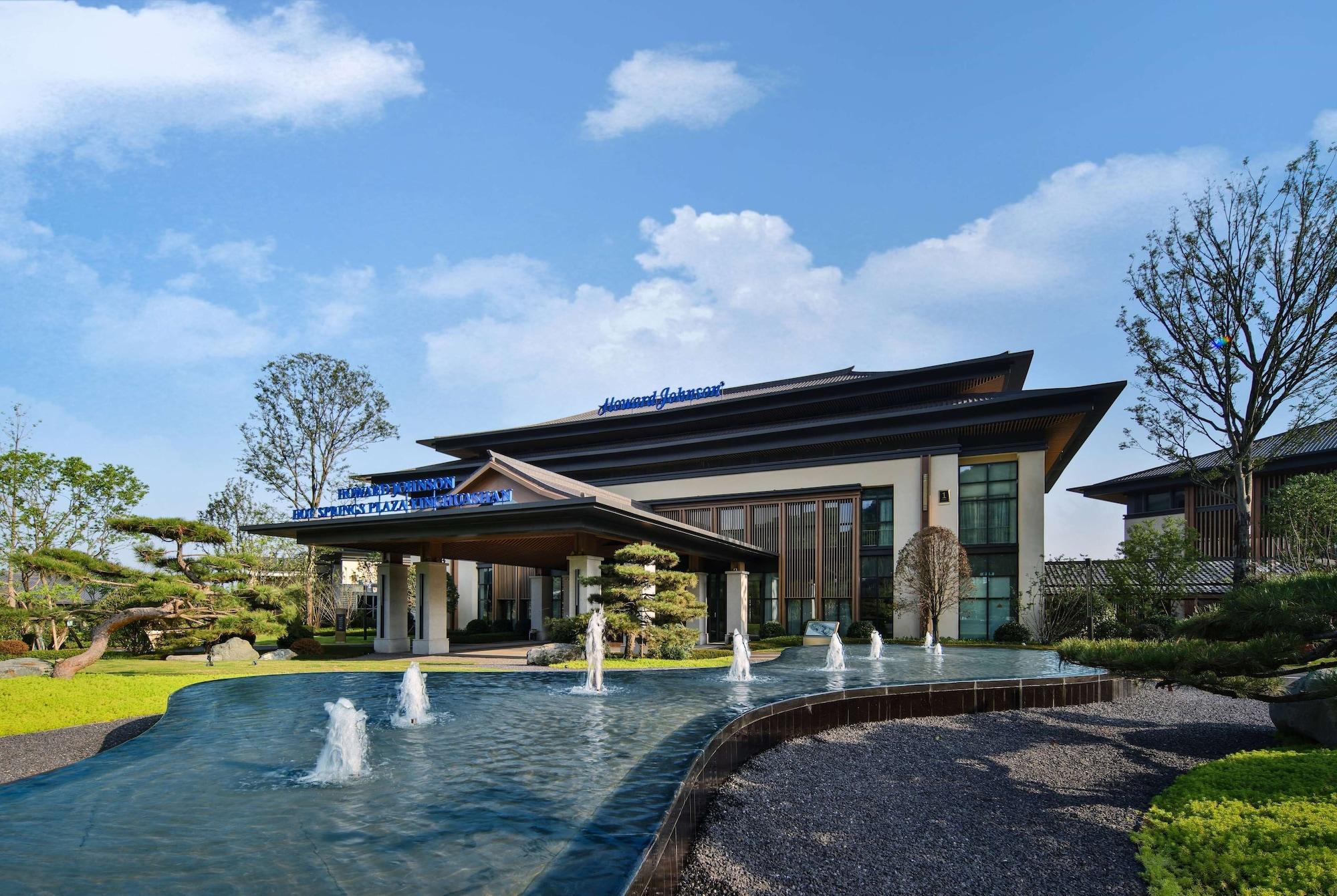 Vista Exterior Howard Johnson Hot Springs Plaza Yinghuashan