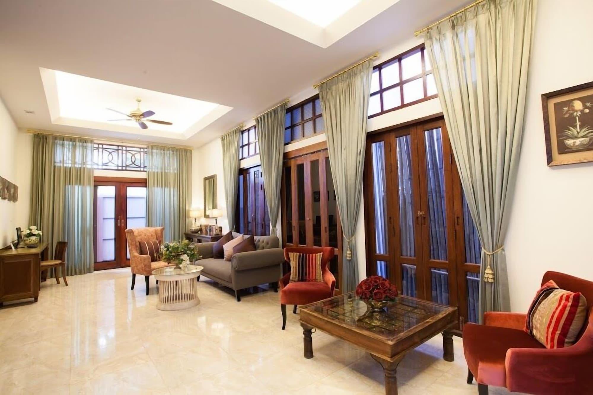Vista Lobby La Pillow8