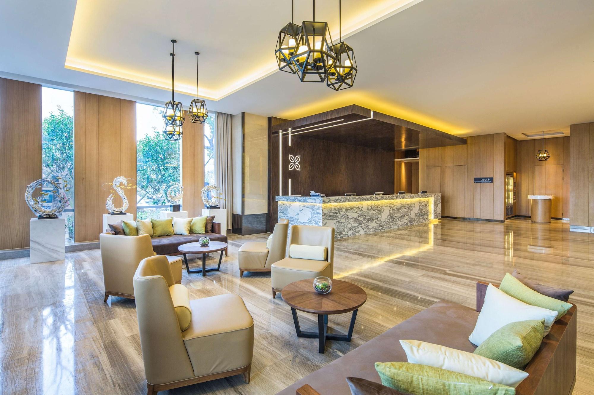 Vista Lobby Hilton Garden Inn Ningbo
