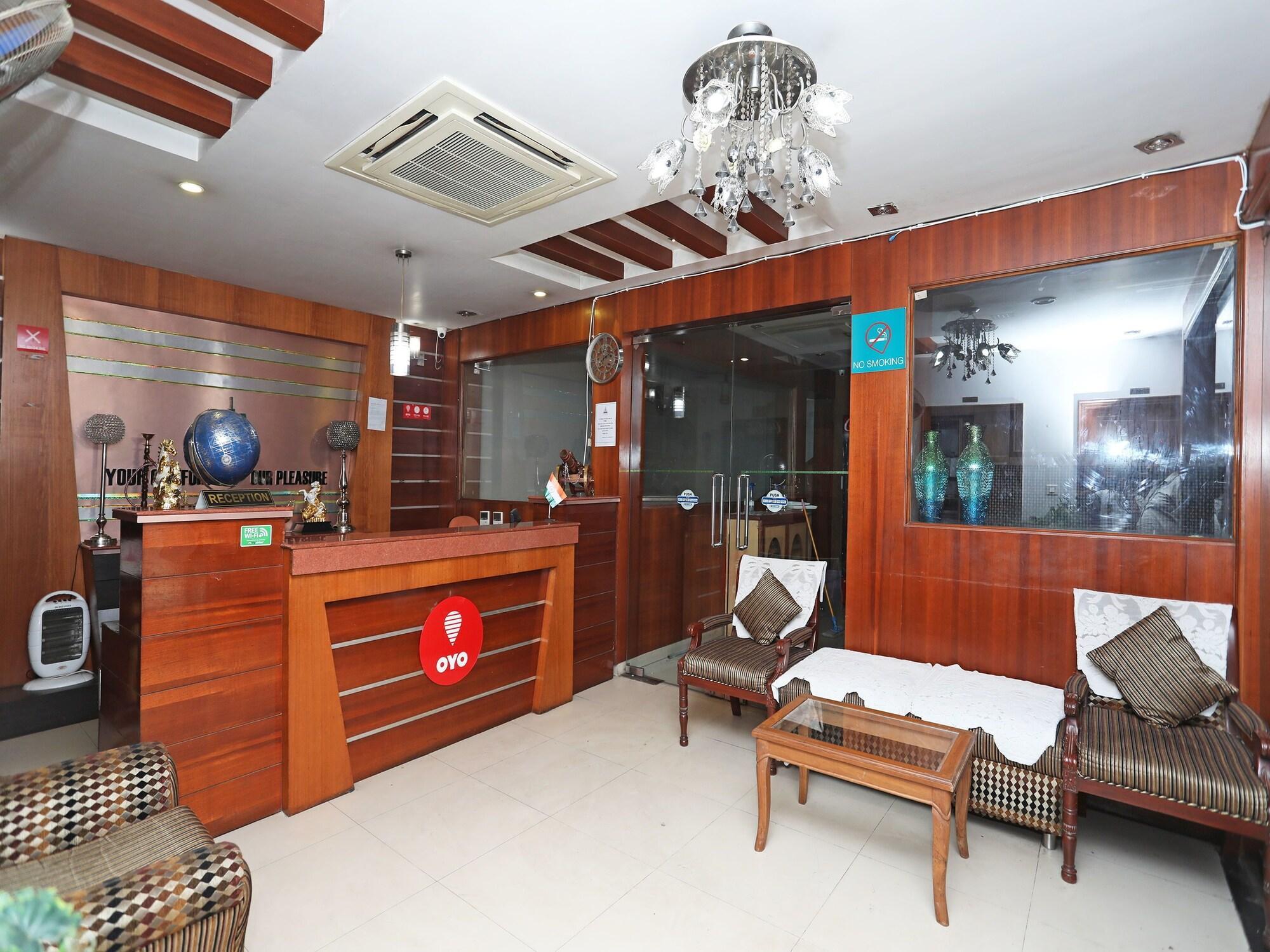 Vista Lobby OYO 2801 Magnate Hotel