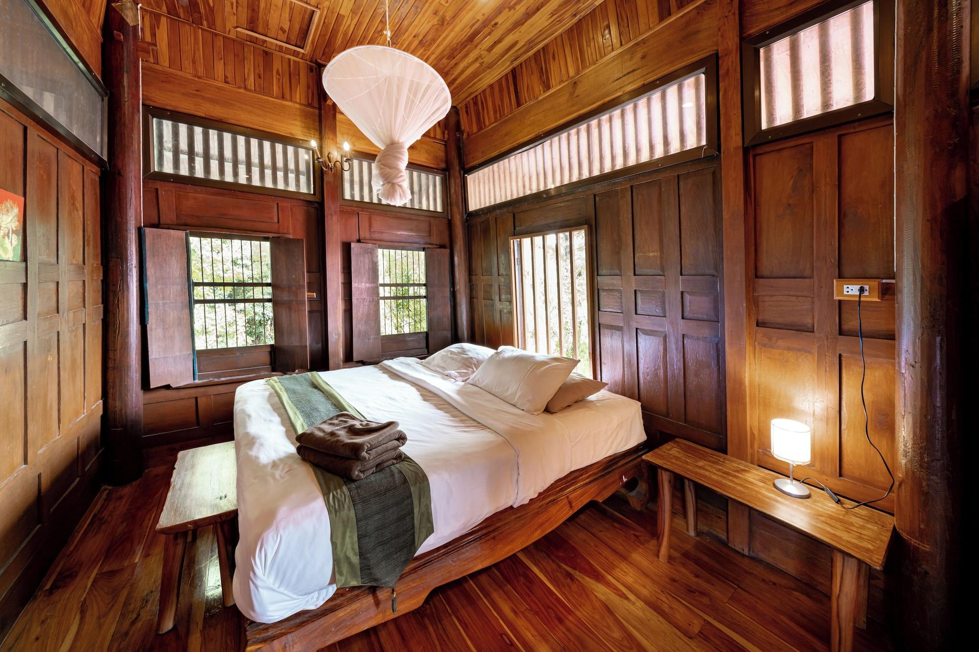 Equipamiento de Habitación Athithara Homestay