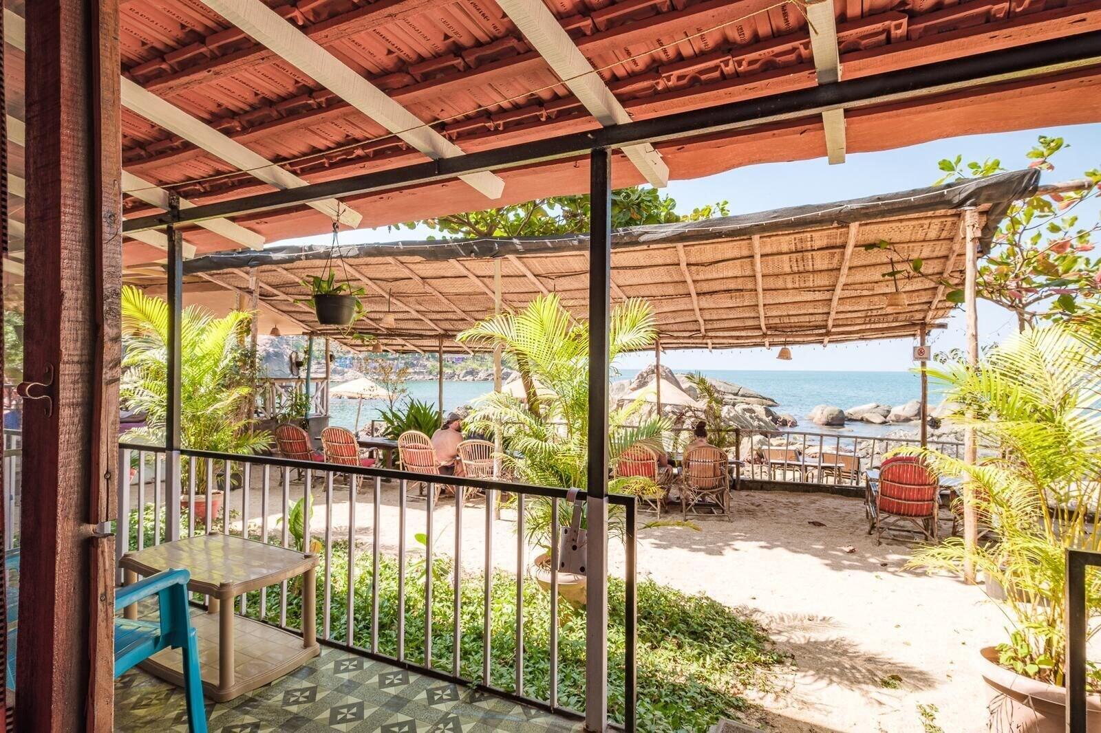 Restaurant Bridge N Tunnel