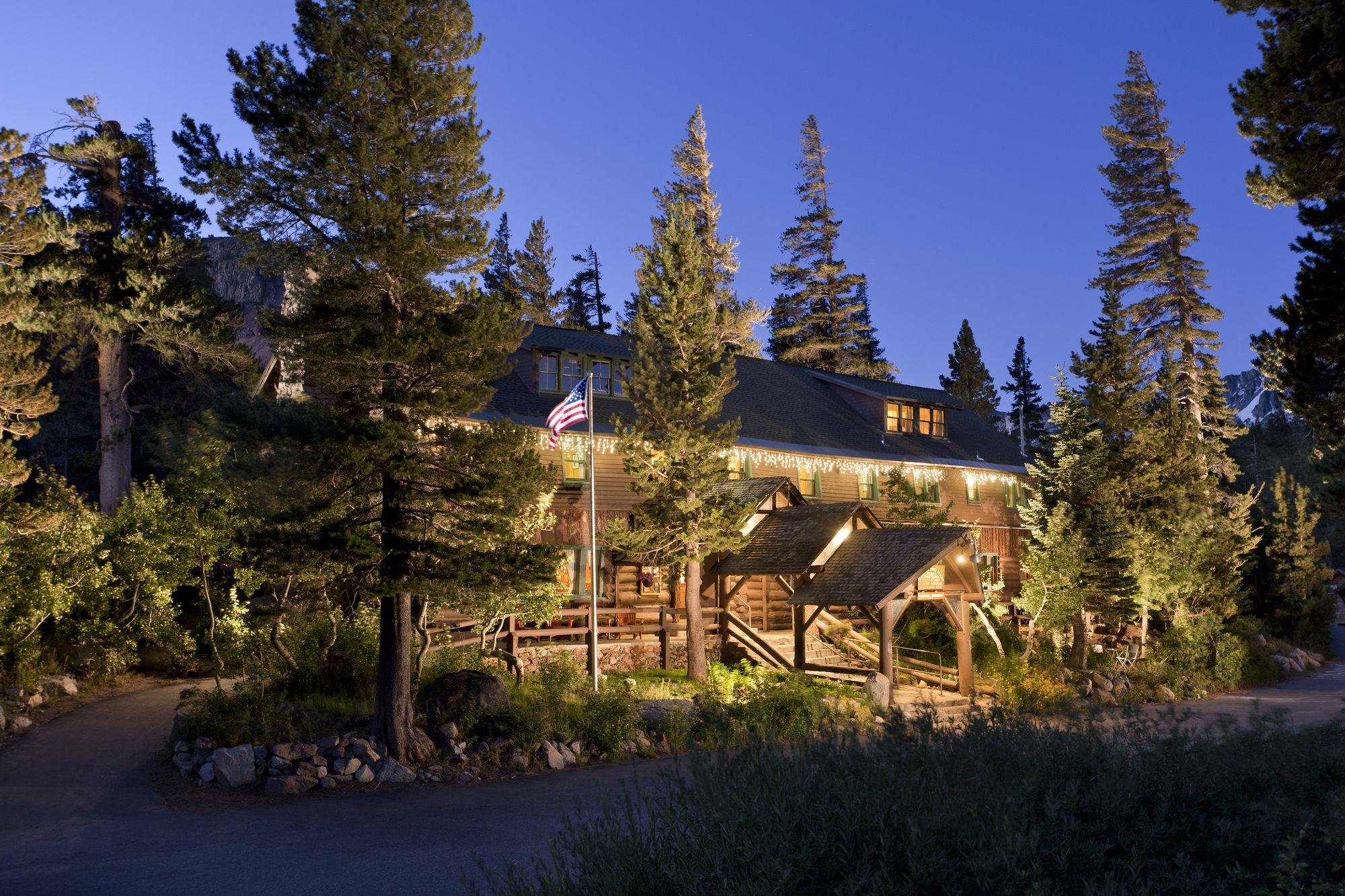Varios Tamarack Lodge and Resort