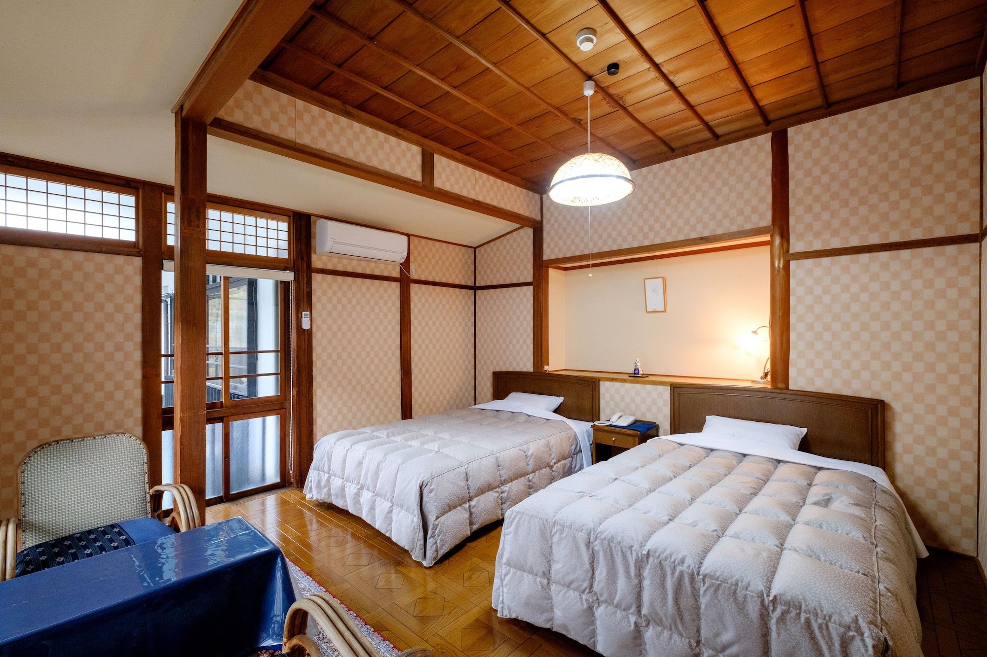 Varios Kiya Ryokan