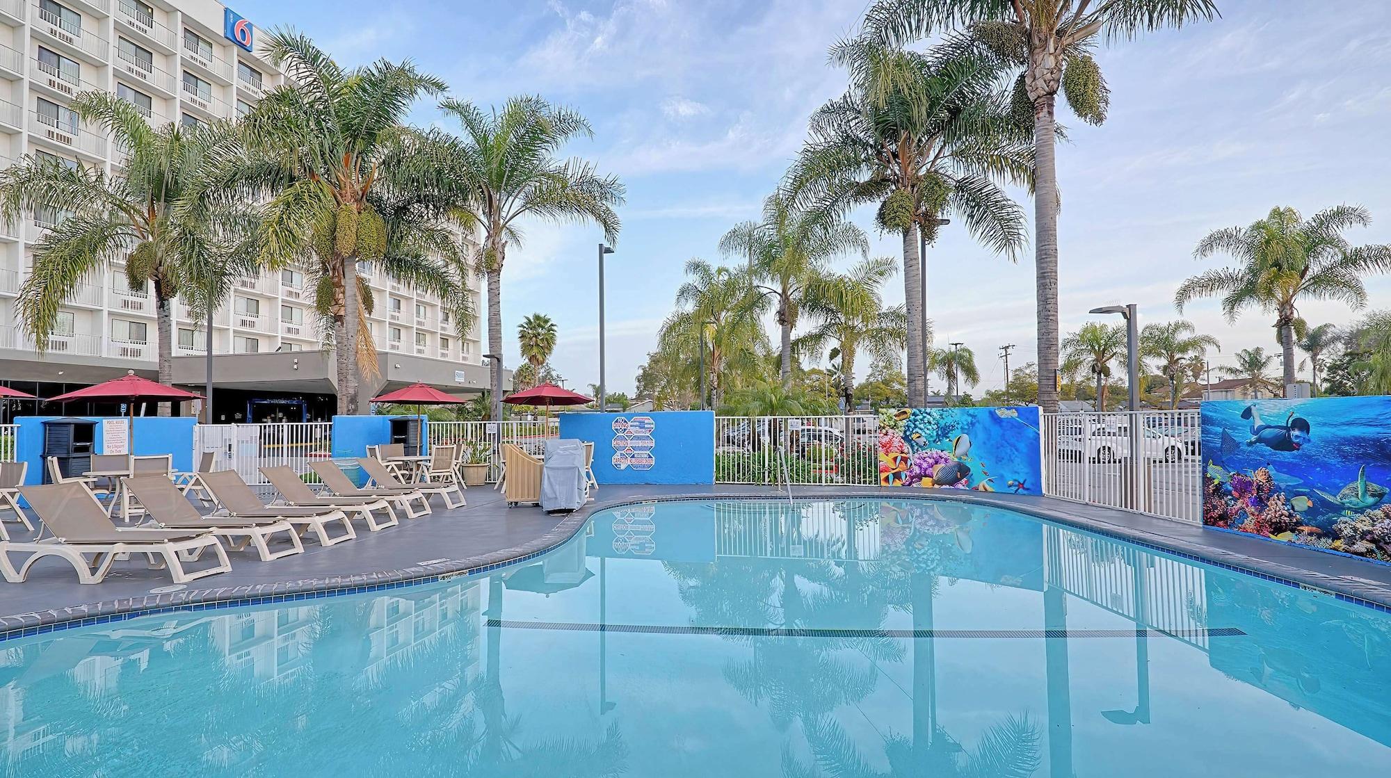Vista Piscina Studio 6 Suites Los Angeles, CA - Los Angeles - LAX