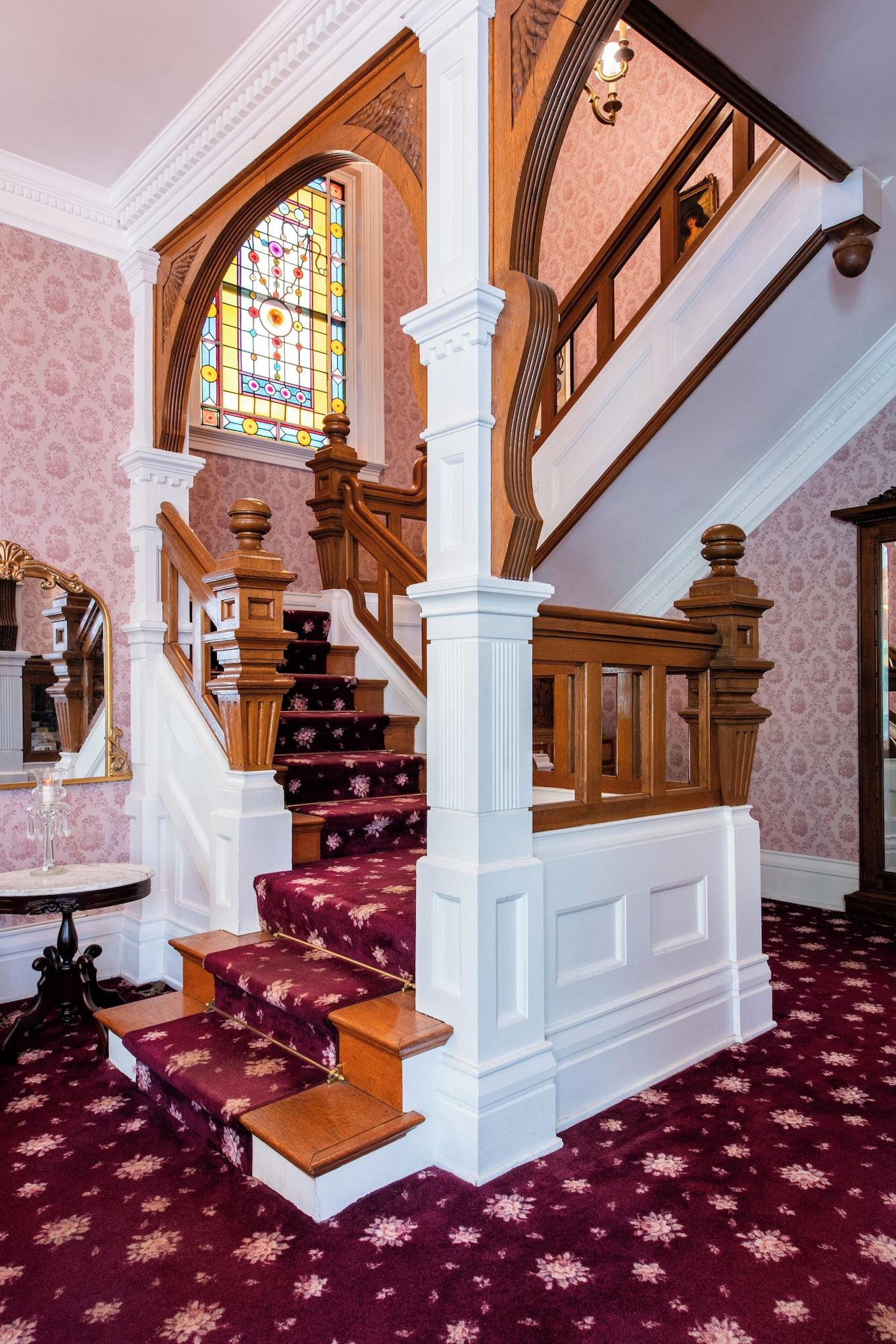 Varios Central Park Bed & Breakfast