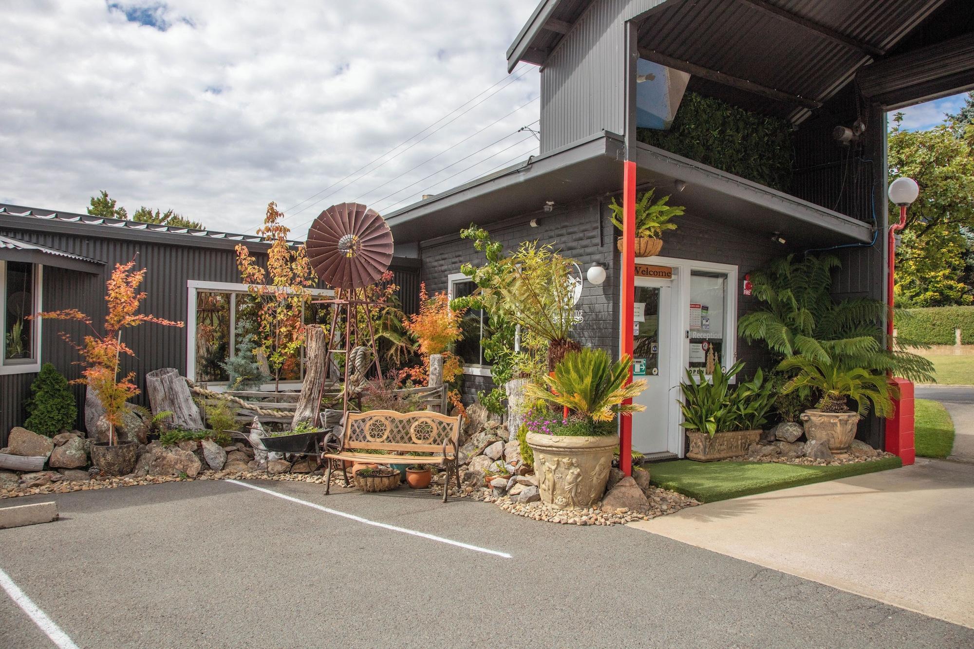 Vista Lobby Kookaburra Ski Lodge