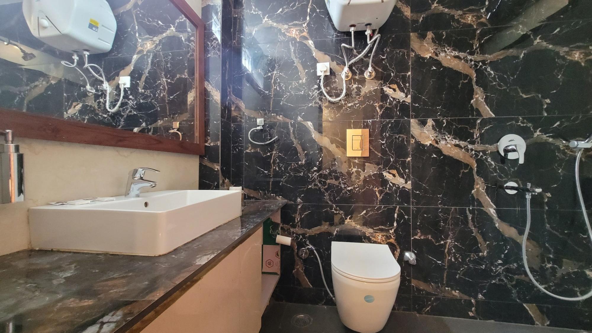 Equipamiento de Habitación JMD Residency