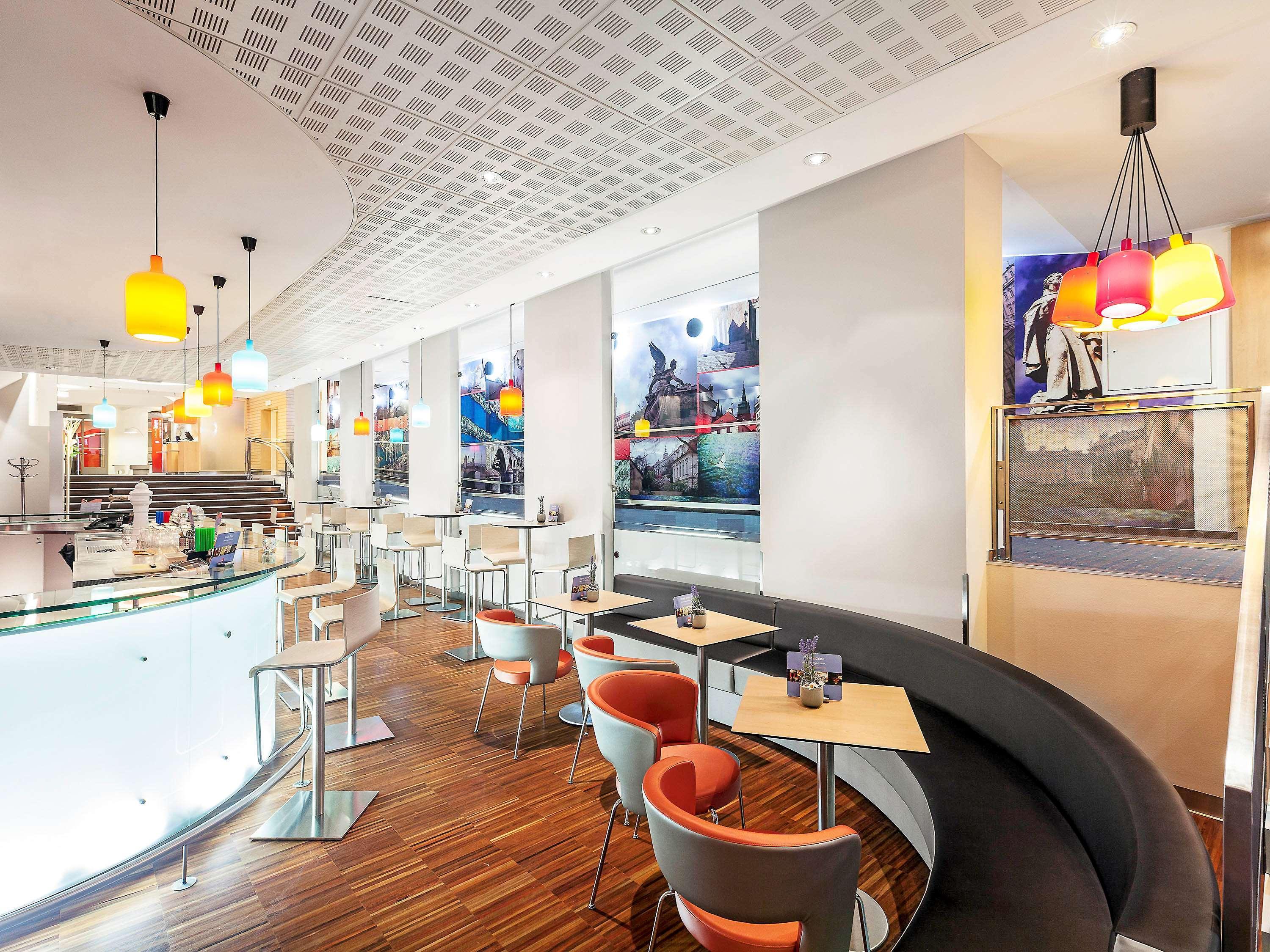 Bar/Salón ibis Praha Old Town