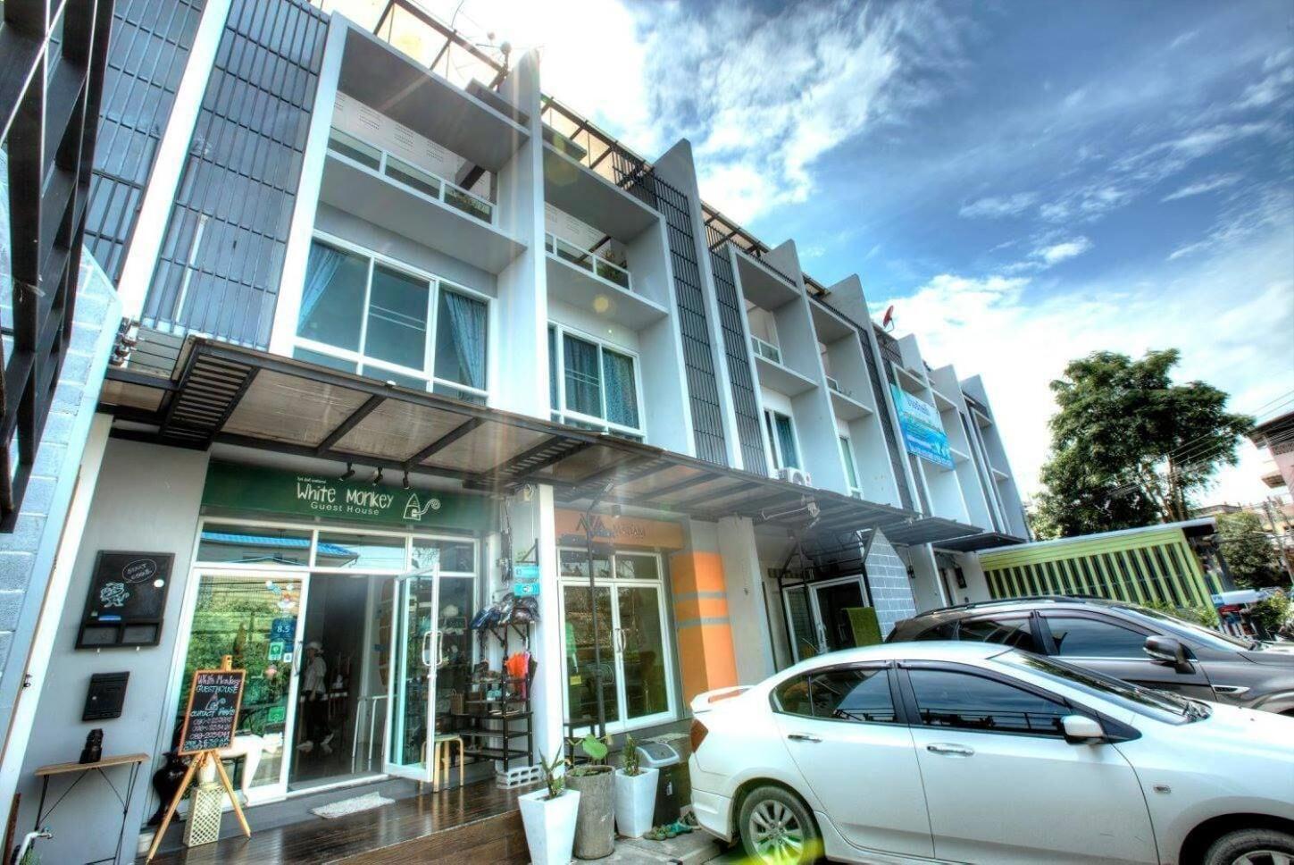Vista Exterior White Monkey Guesthouse