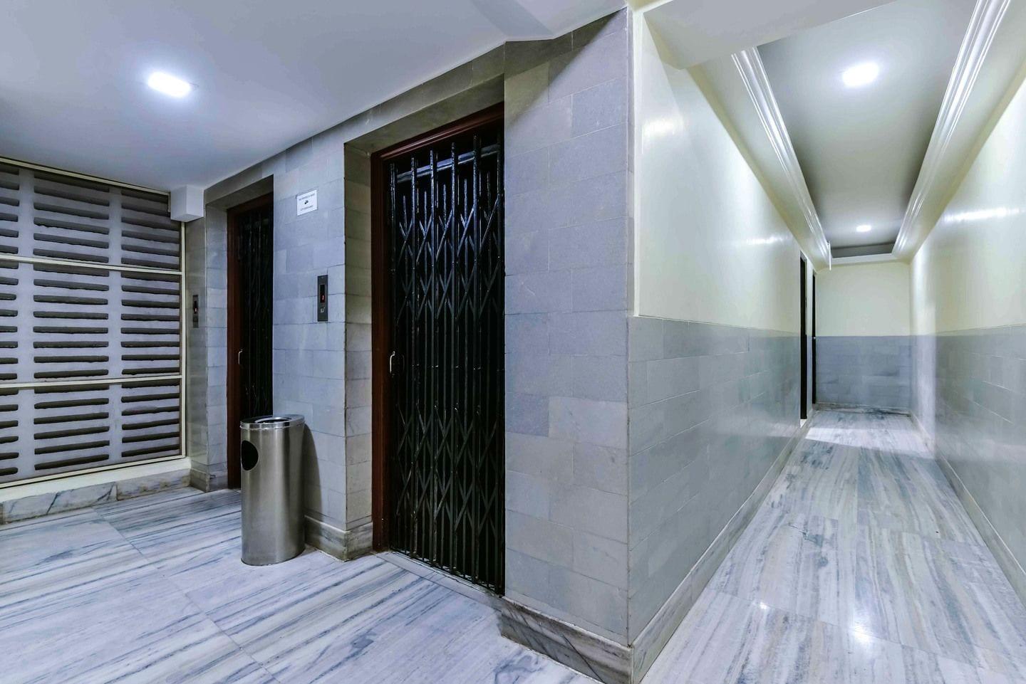 Varios Hotel Metro Palace