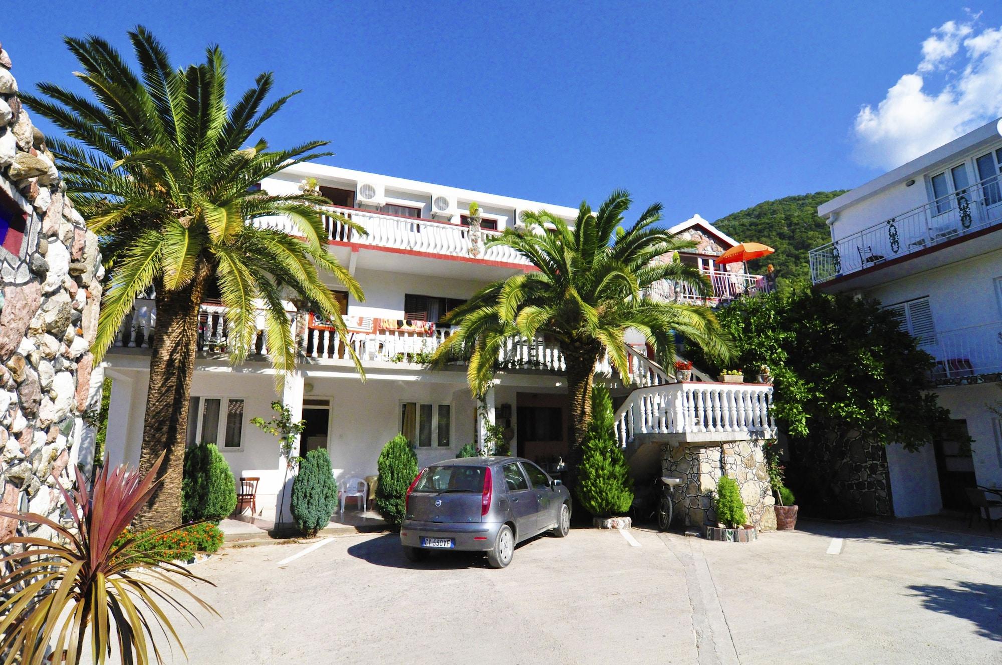 Varios Radonjic Apartments