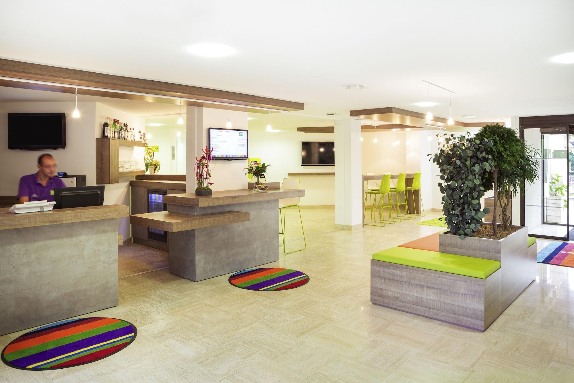 Vista Lobby Hotel ibis Styles Niort Poitou Charentes