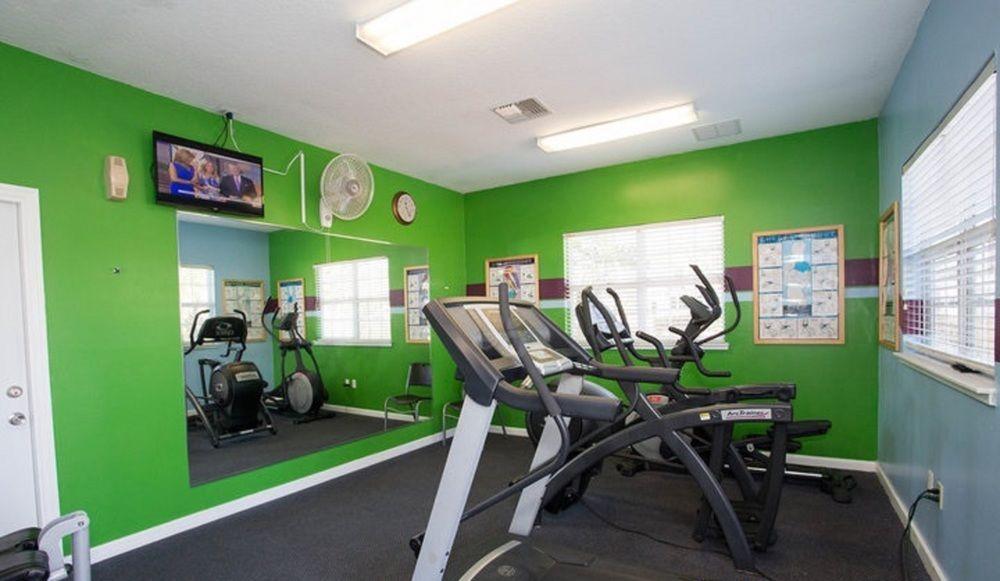 Gimnasio Tropical Palms Resort & Campground
