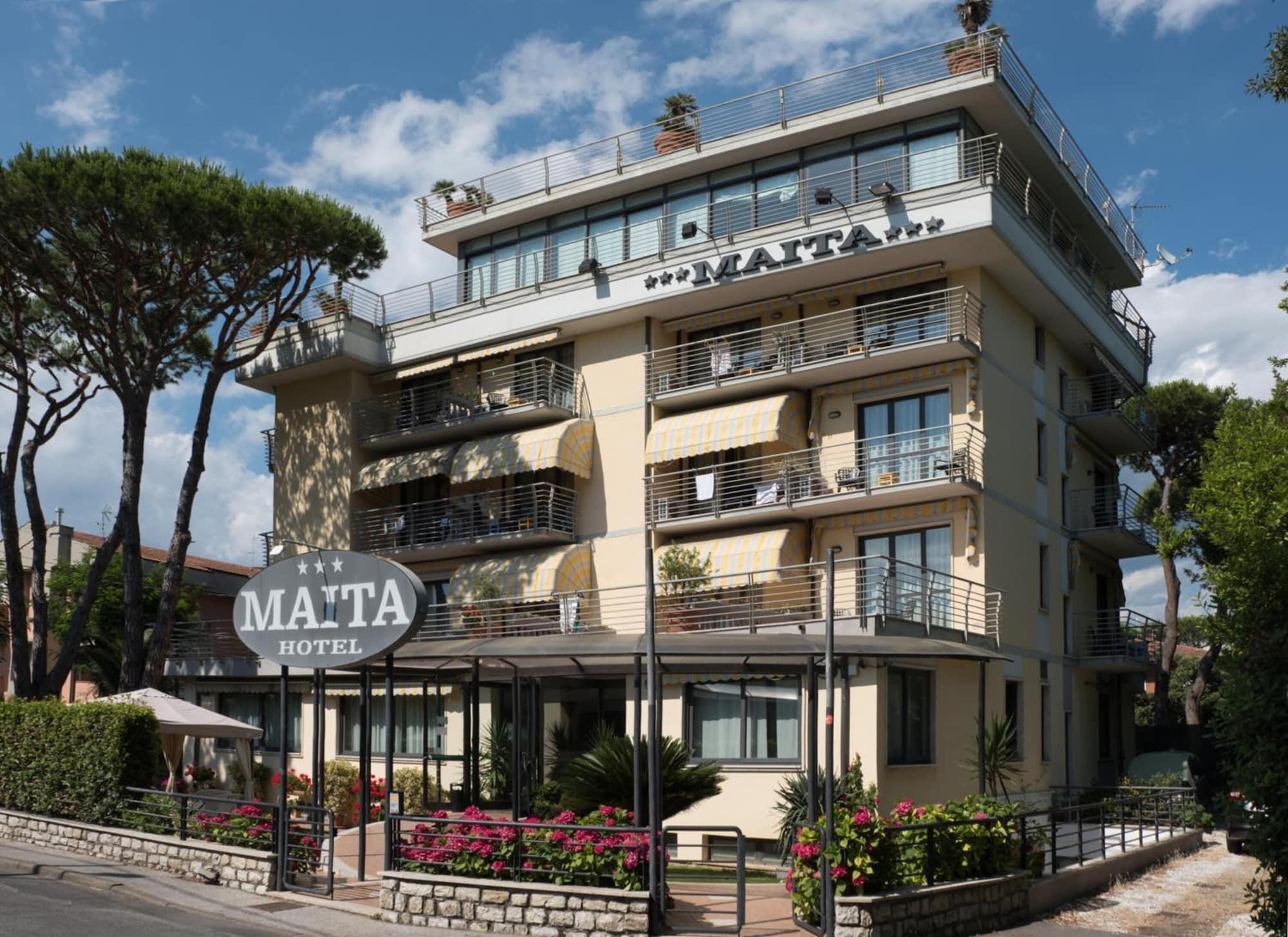 Vista Exterior Hotel Maita