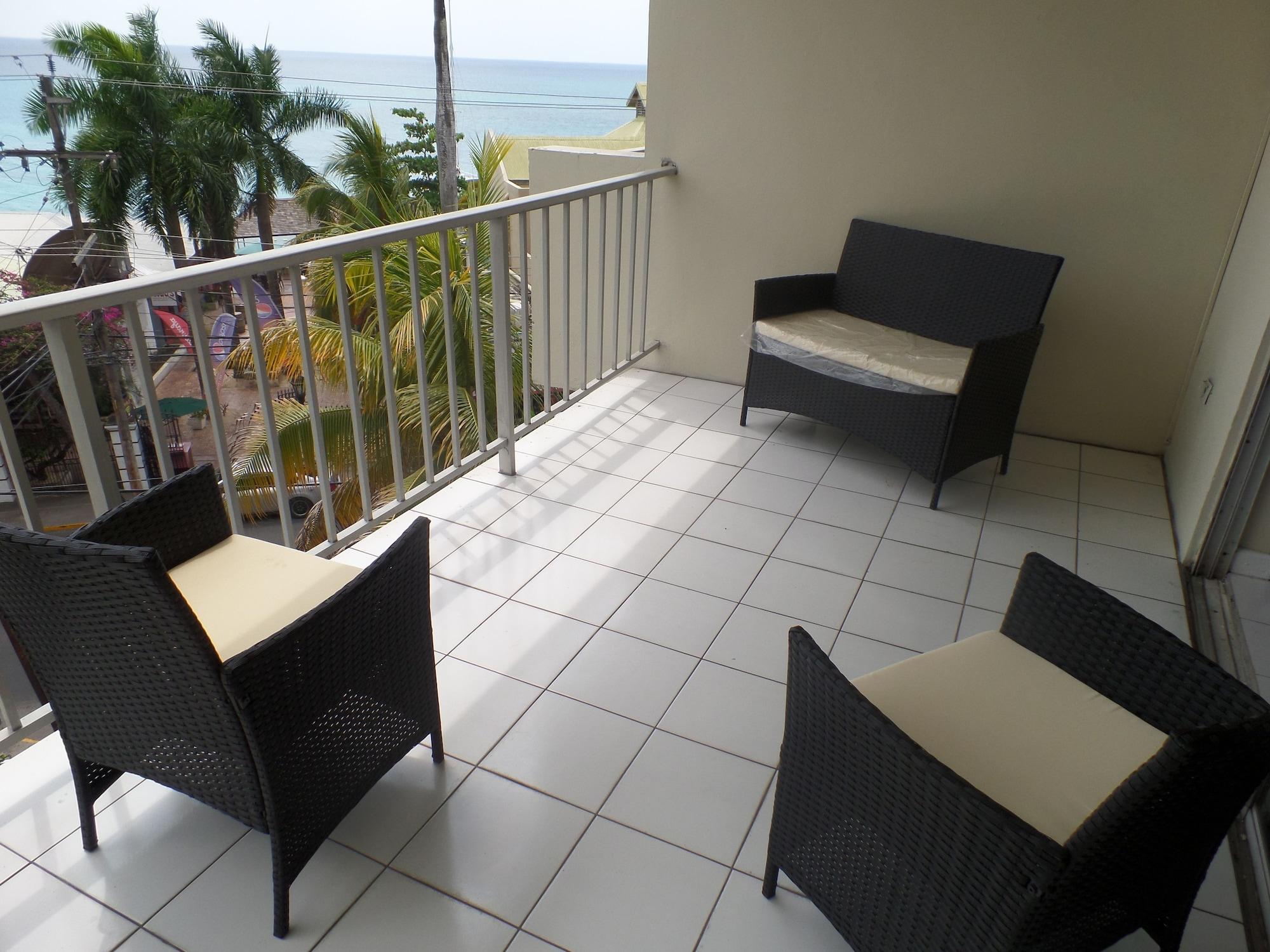 Varios Skyclub Beach Suite at Mobay Club