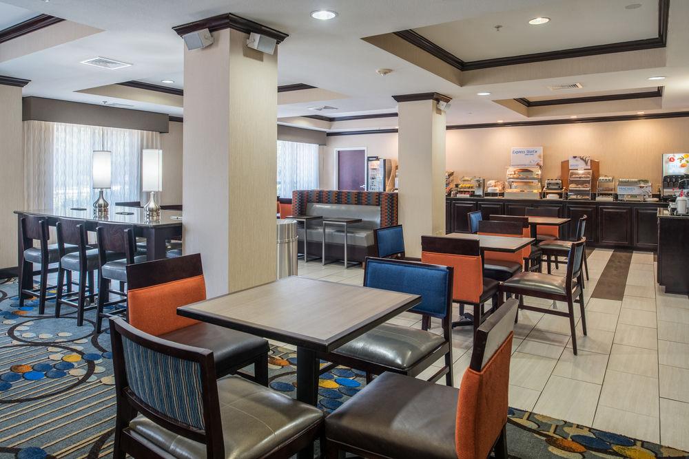 Restaurant Holiday Inn Express & Suites W. Monroe by IHG