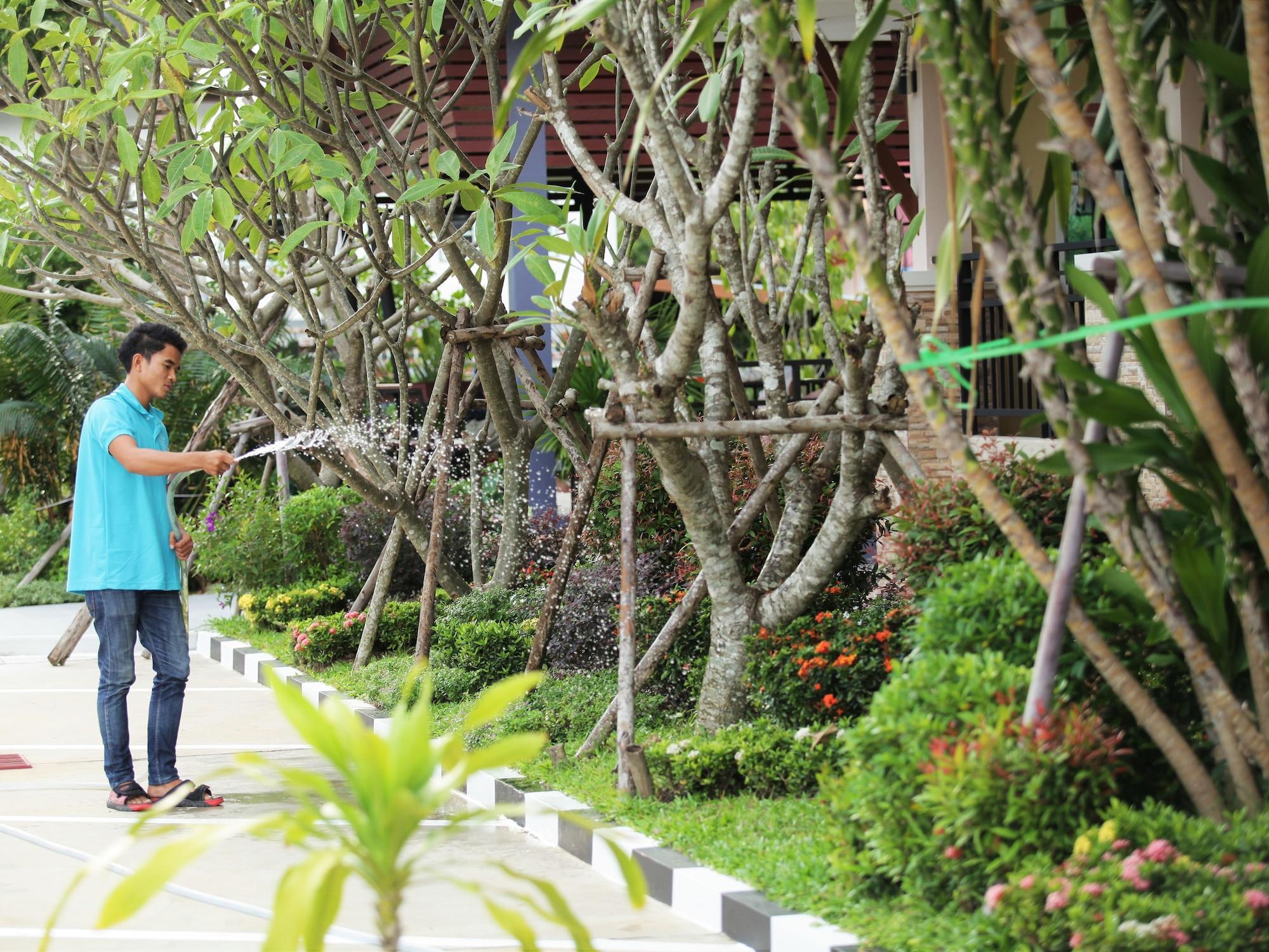 Vista Exterior U Duay Gan Garden Home