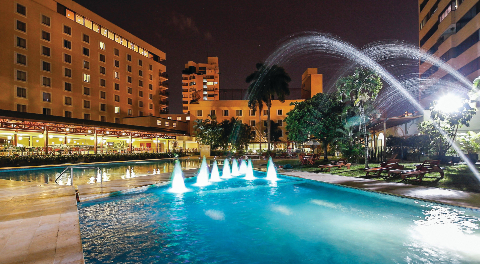 Vista Piscina InterContinental Cali by IHG