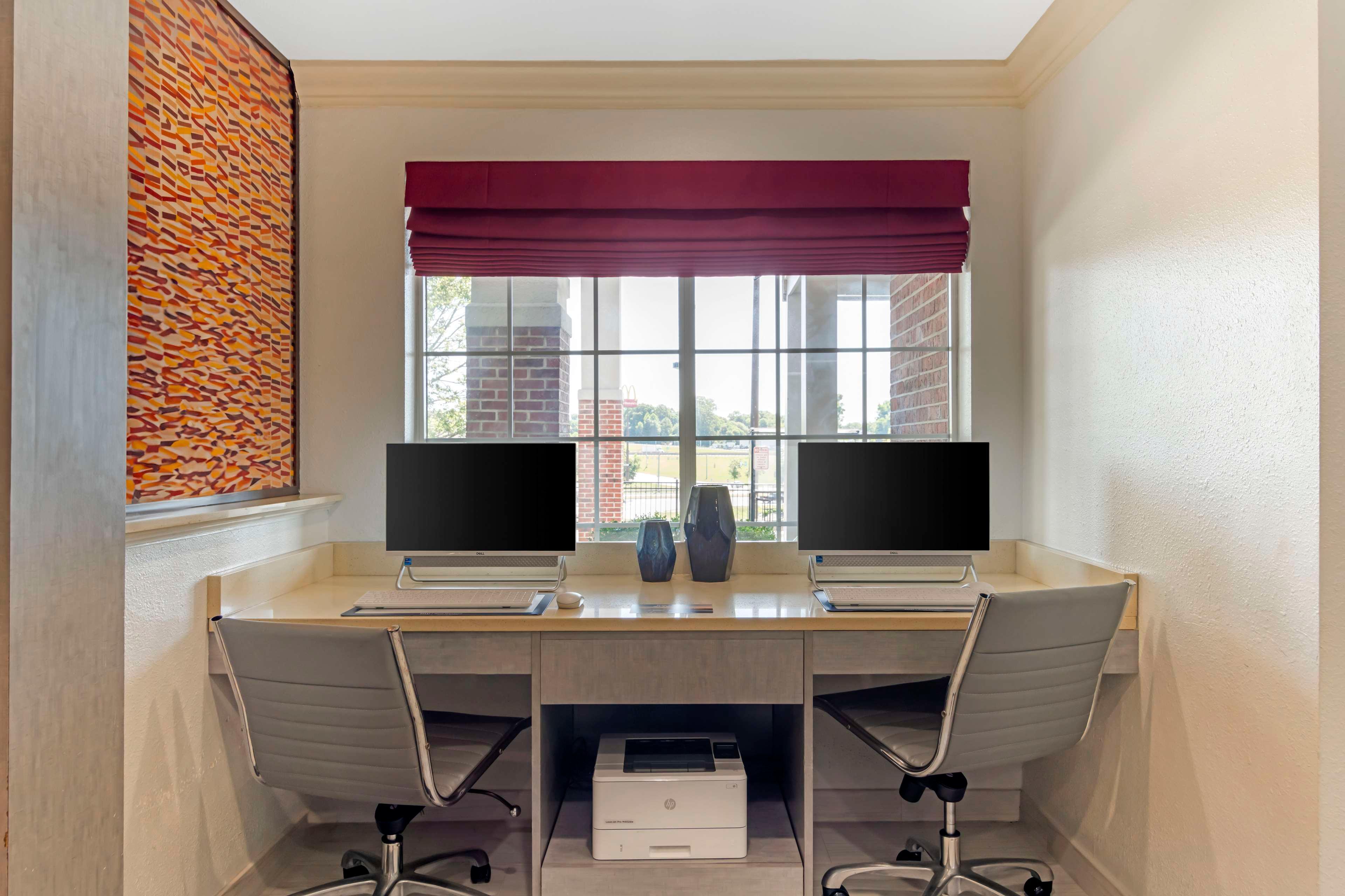 Centro de Negocios Bw Plus Lake Lanier Gainesville Hotel & Suites