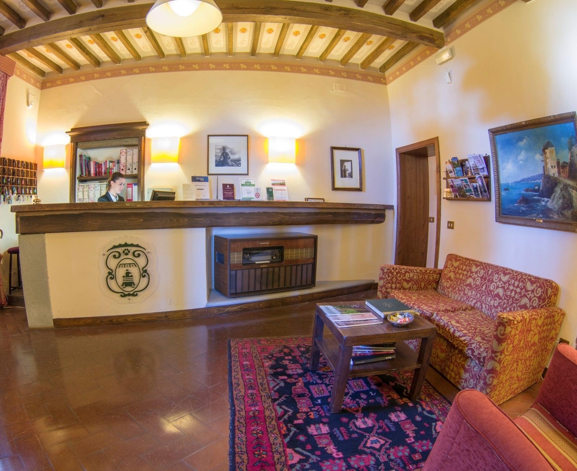 Vista Lobby Relais Villa Petrischio